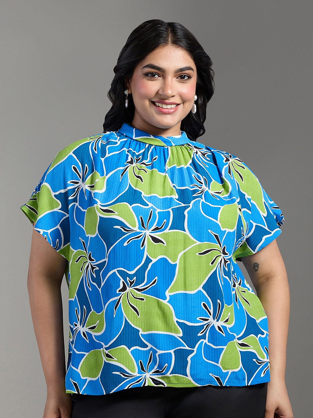 

20Dresses Plus Size Blue & Green Floral Print High Neck Short Sleeves Top