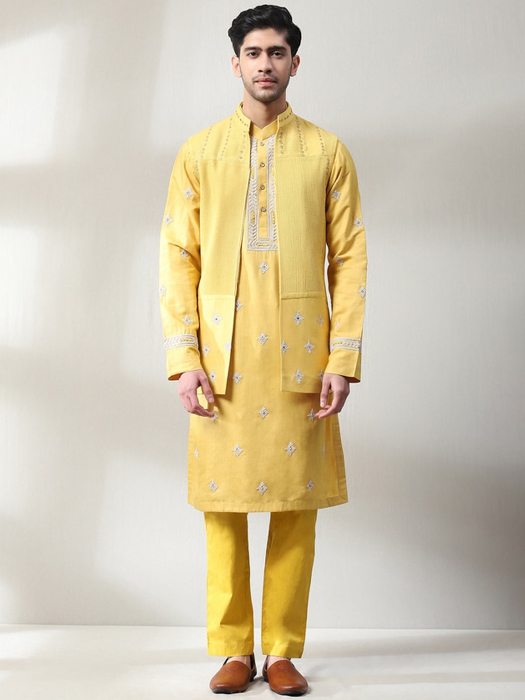 

Soniya g Men Floral Embroidered Regular Pure Silk Kurta with Trousers, Yellow