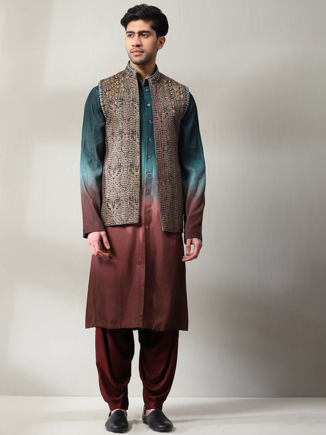 

Soniya g Colourblocked Sequinned Velvet Straight Kurta With Dhoti Pants & Jacket, Maroon