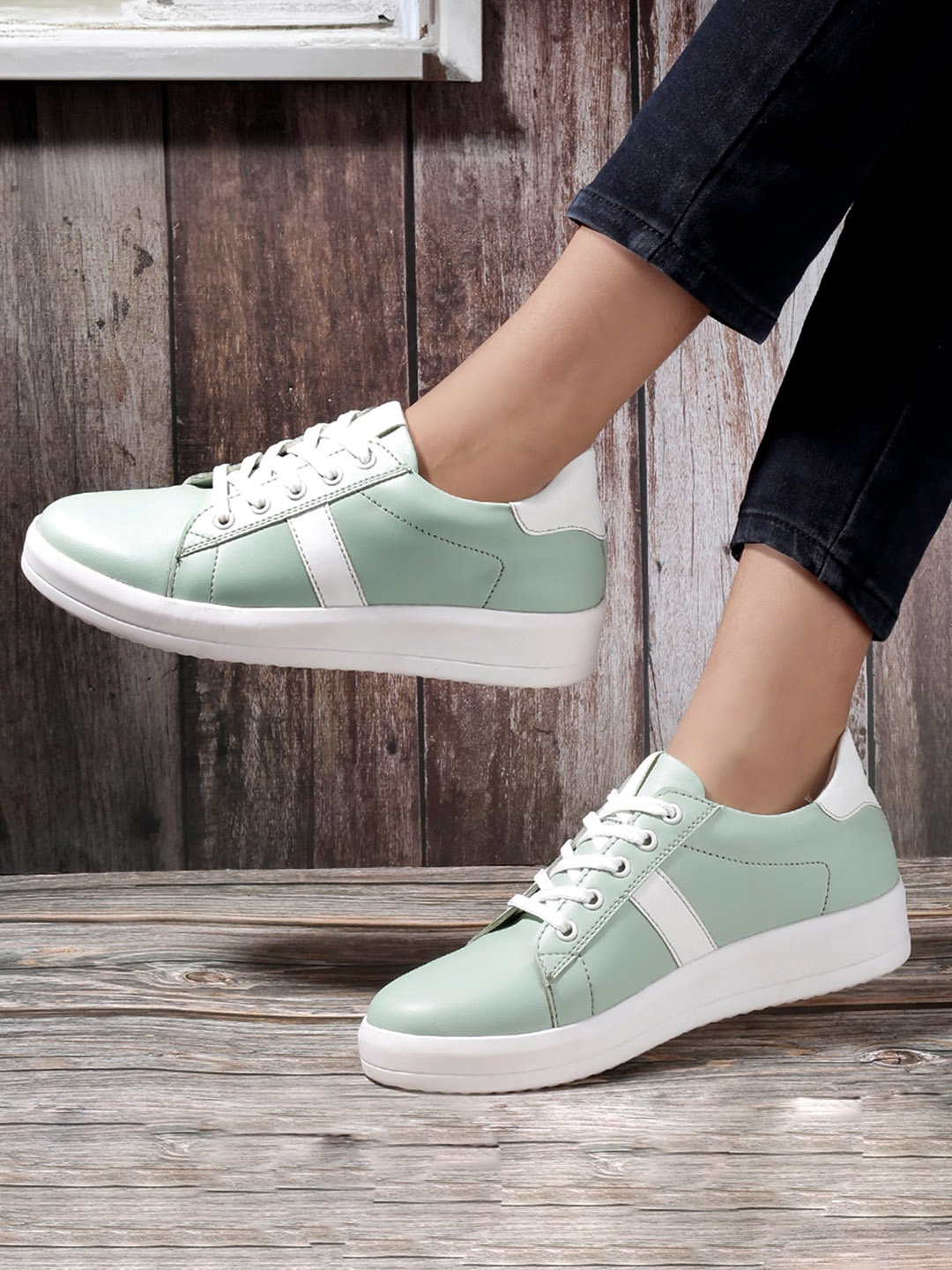 

Bxxy Women Colourblocked Sneakers, Green