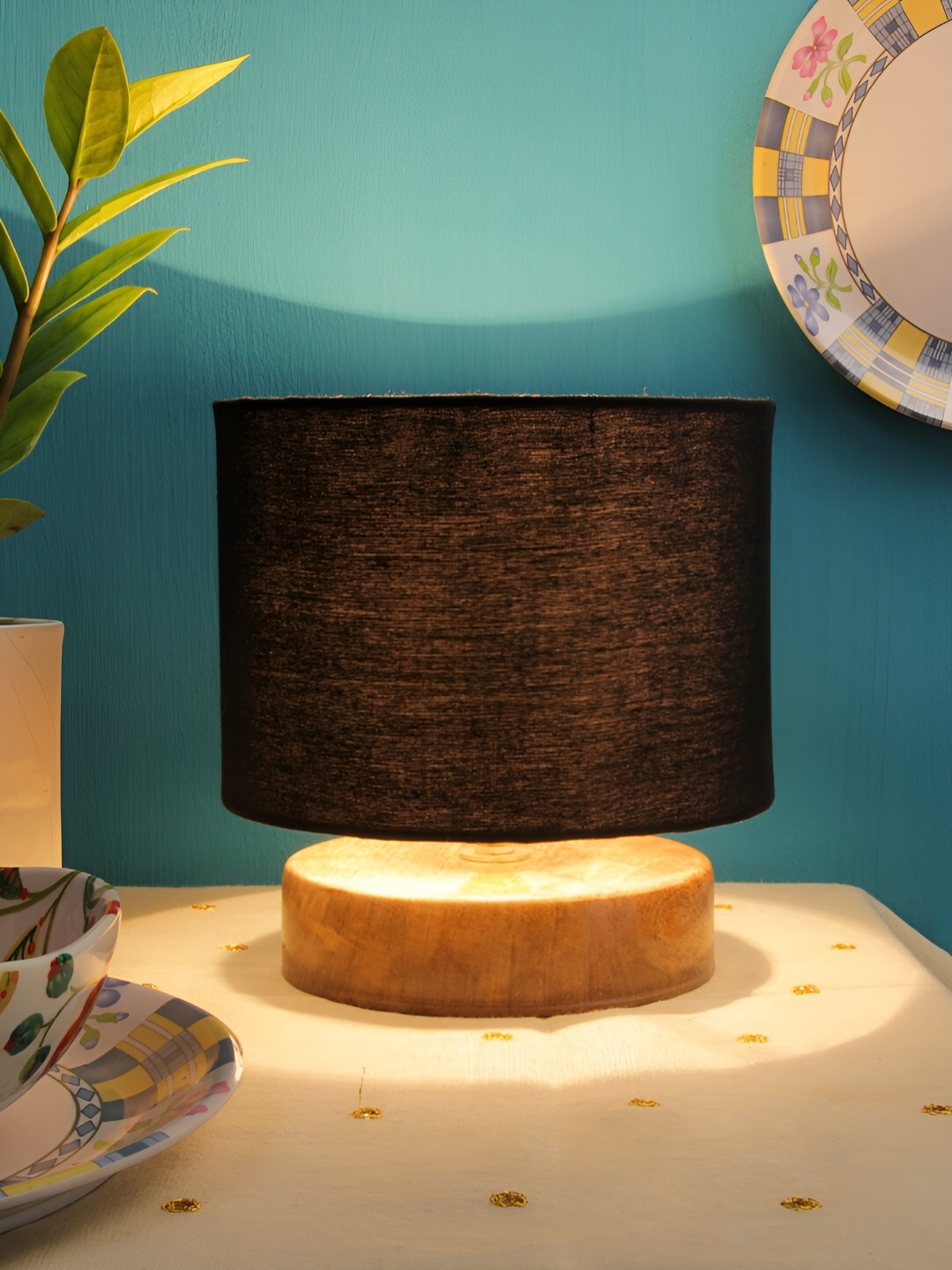 

Devansh Black Wooden Cylindrical Shaped Table Lamp