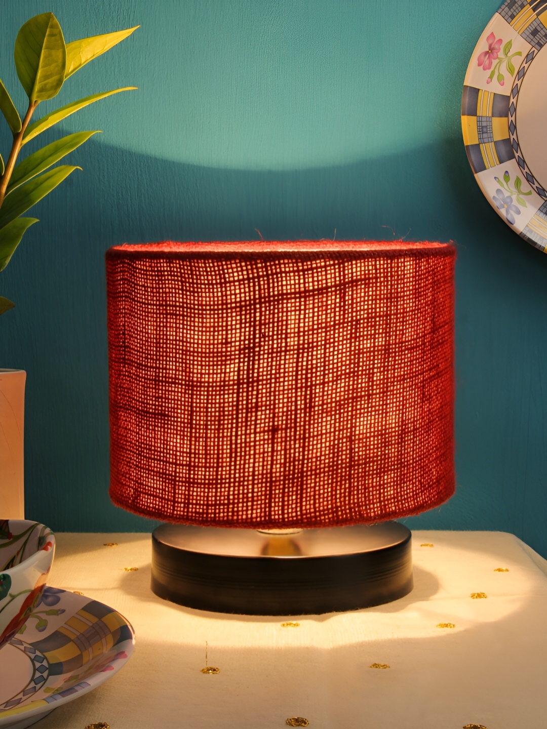 

Devansh Maroon Wooden Traditional Cylindrical Shaped Table Lamp