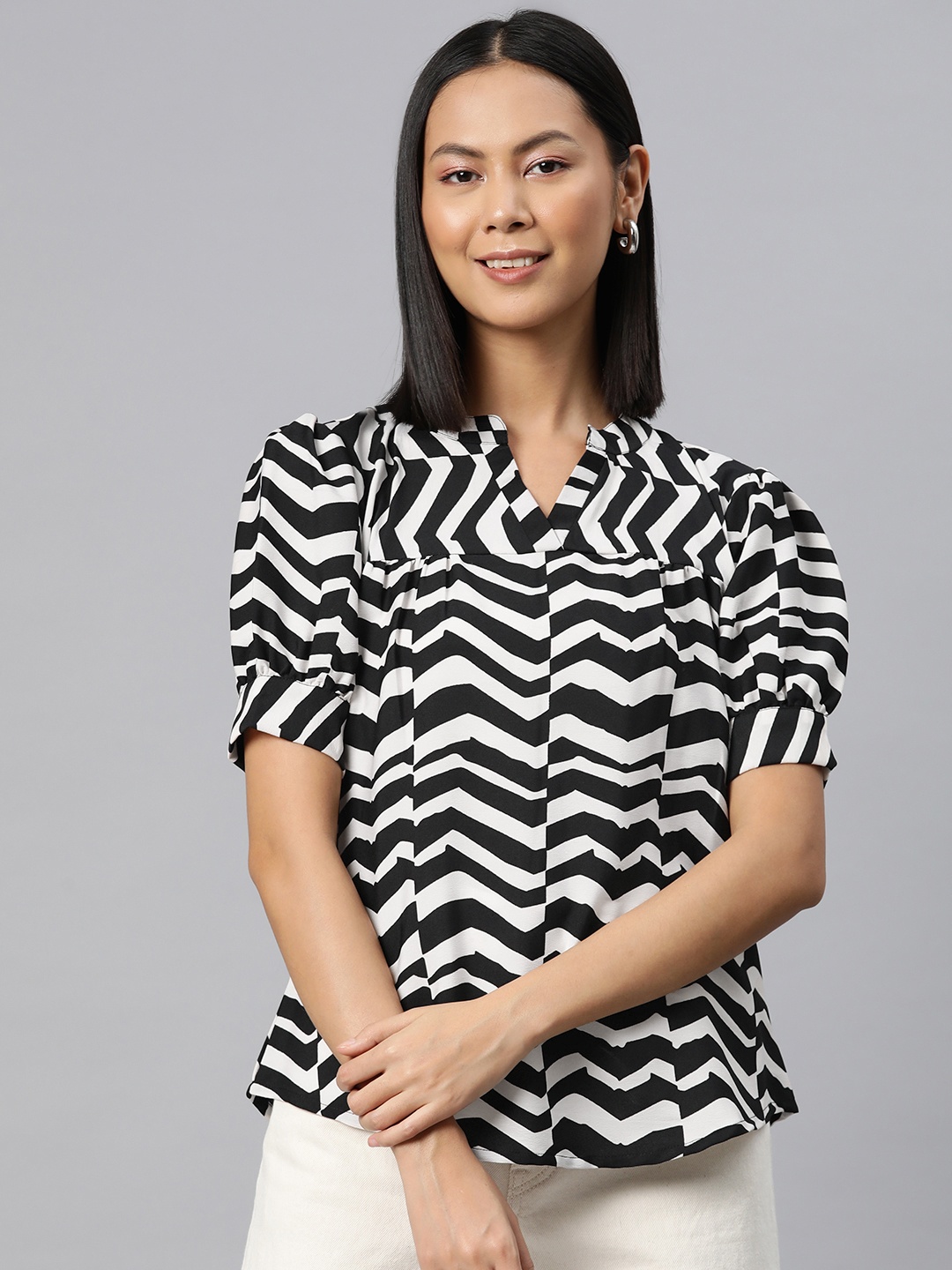 

Cottinfab Print Puff Sleeves Crepe Top, Black