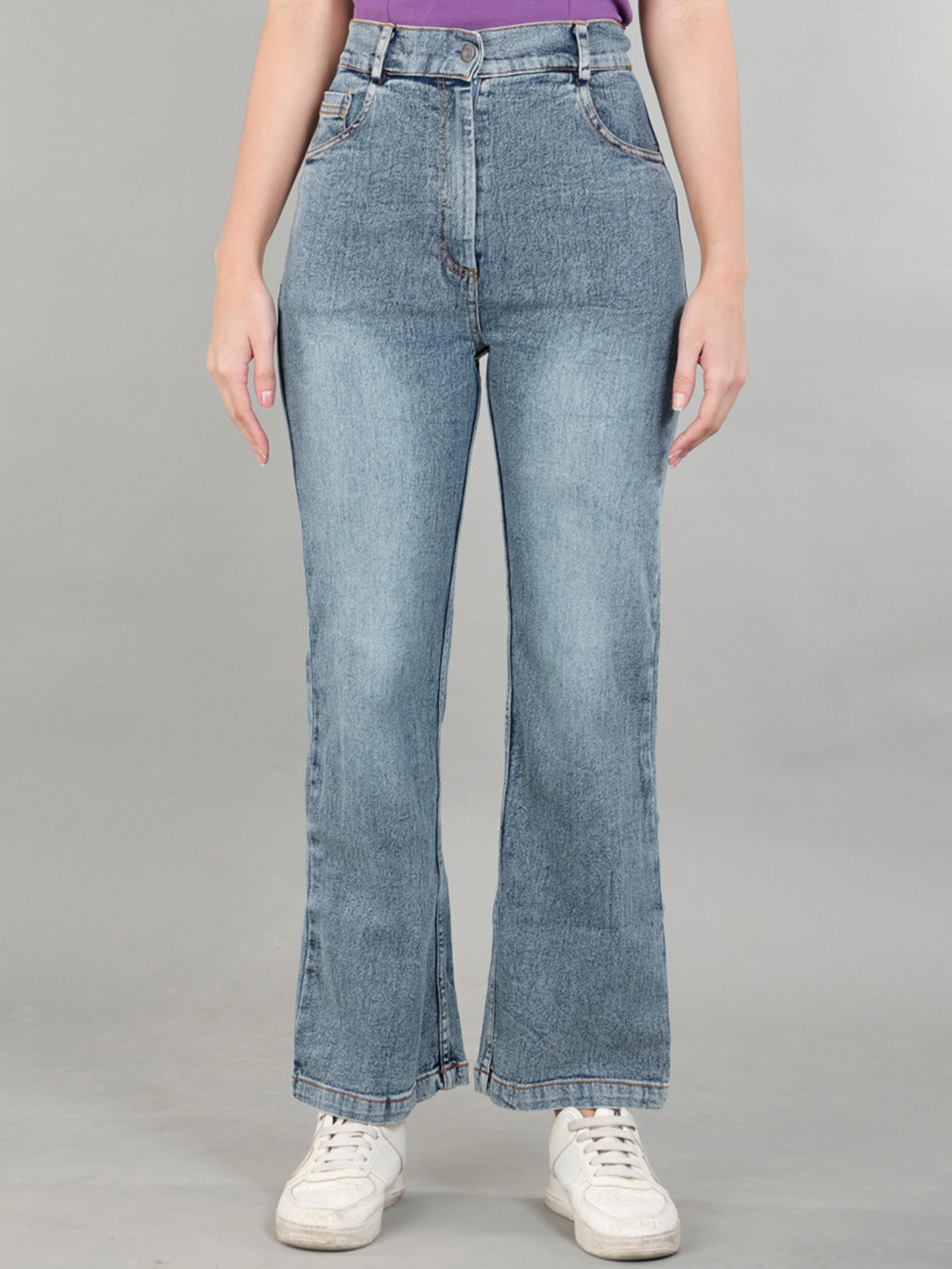 

The Roadster Lifestyle Co Women Bootcut Light Fade Jeans, Grey