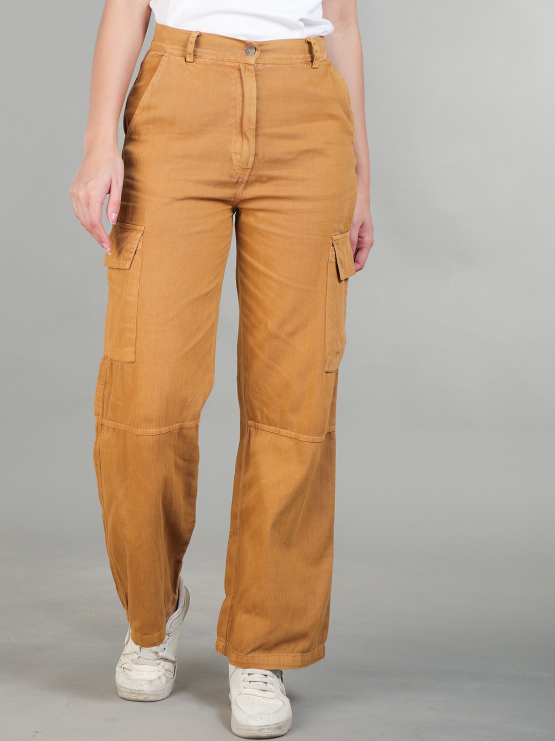 

The Roadster Lifestyle Co Flared-Fit Light Fade Jeans, Brown