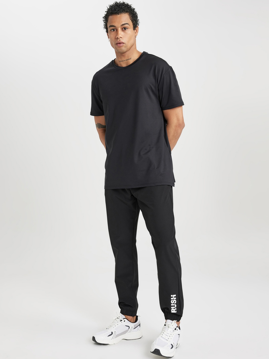 

DeFacto Men Mid Rsie Joggers, Black