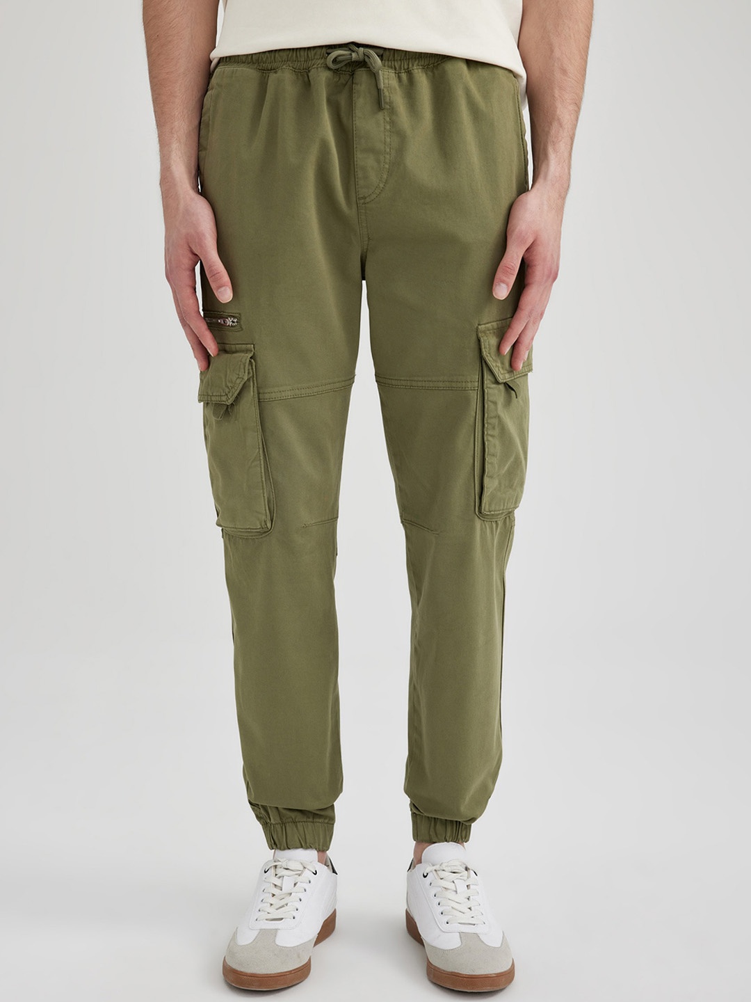 

DeFacto Men Mid-Rise Cargo Jogger, Khaki