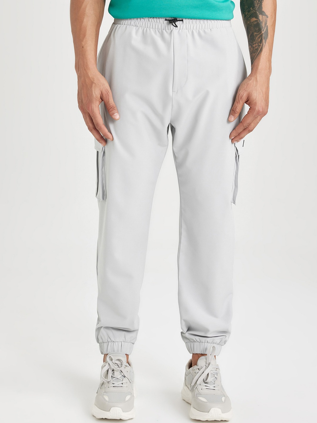 

DeFacto Men Mid Rise Joggers, Grey