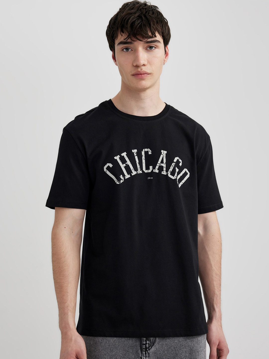 

DeFacto Typography Printed Round Neck Short Sleeves Cotton T-shirt, Black