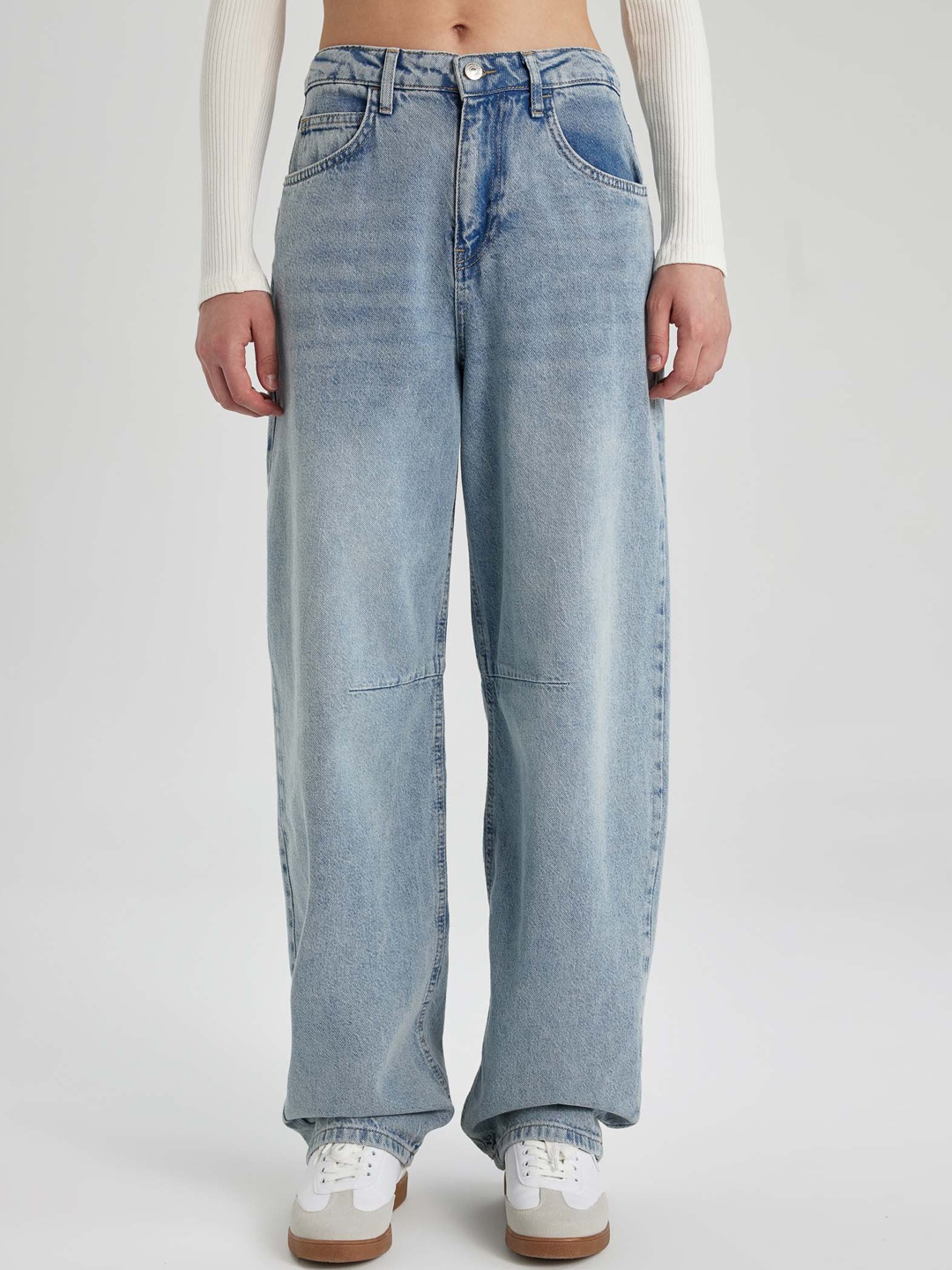 

DeFacto Women Mid Rise Flared Light Fade Jeans, Blue