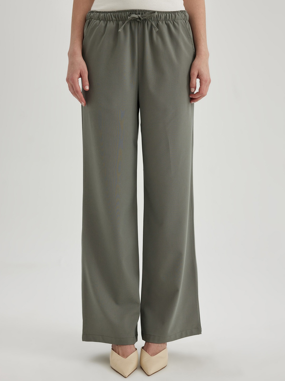 DeFacto Women Mid Rise Parallel Trousers, Grey