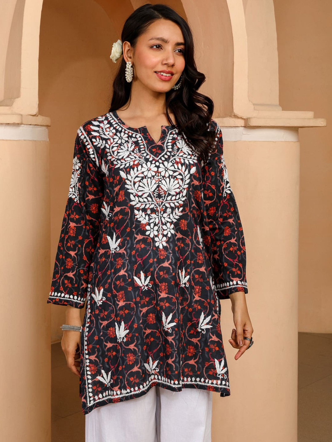 

House of Chikankari Floral Printed Round Neck Mulmul Chikankari Thread Work Straight Kurti, Black