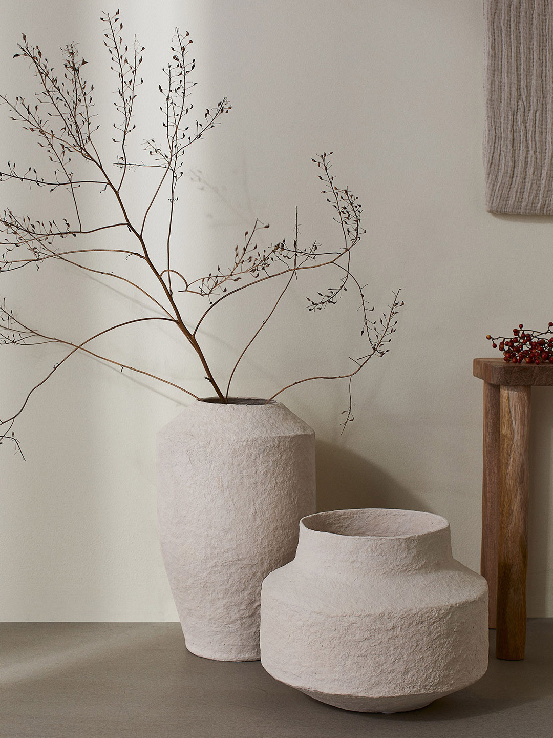 

H&M Beige Wide Papier-Mach Vase