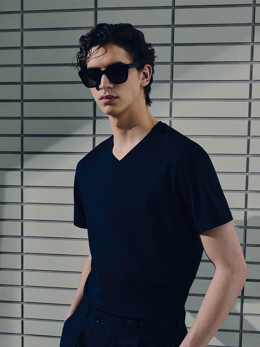 

H&M Muscle Fit V-Neck T-Shirt, Blue