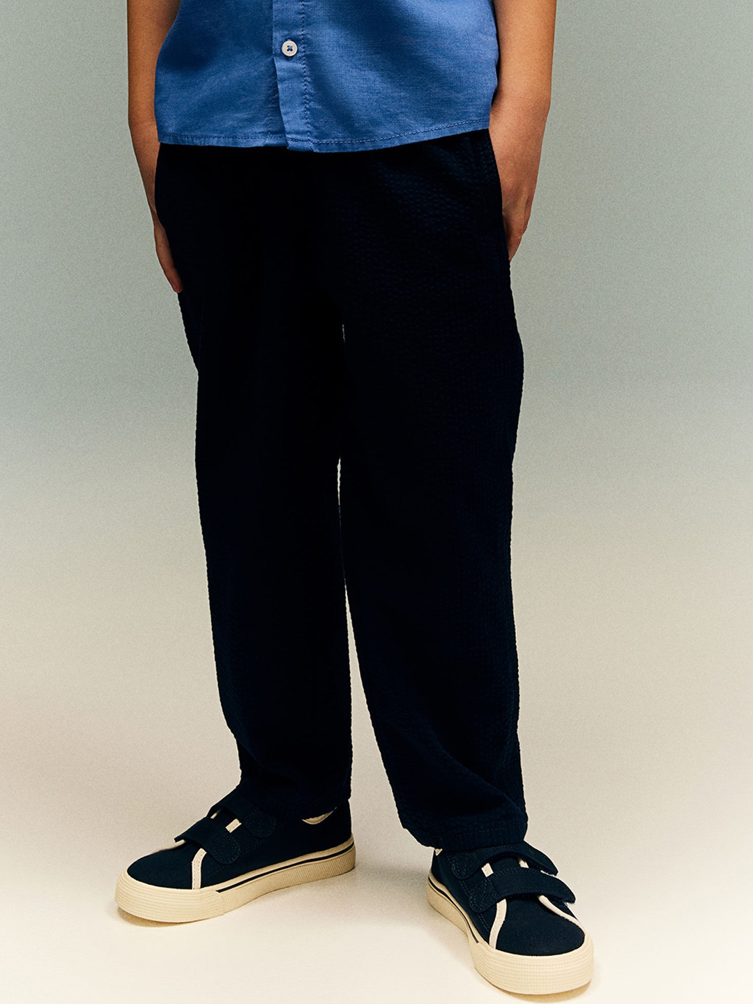 

H&M Boys Pure Cotton Seersucker Joggers, Navy blue