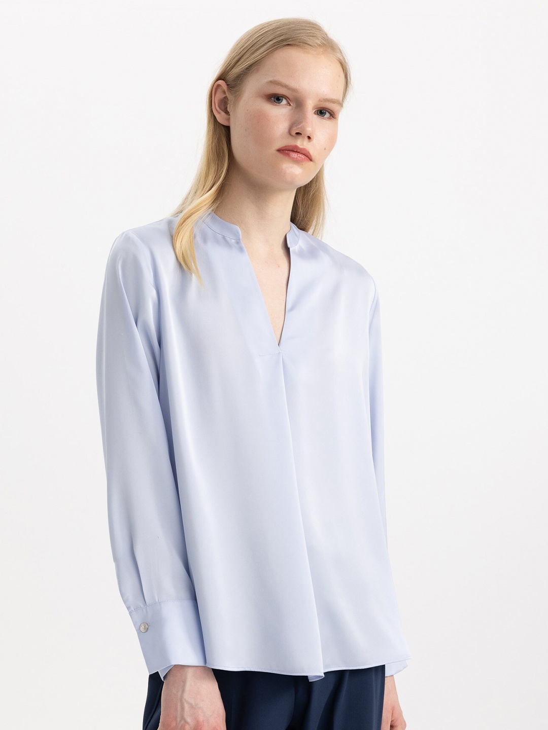

DeFacto Mandarin Collar Cuffed Sleeves Shirt Style Top, Blue