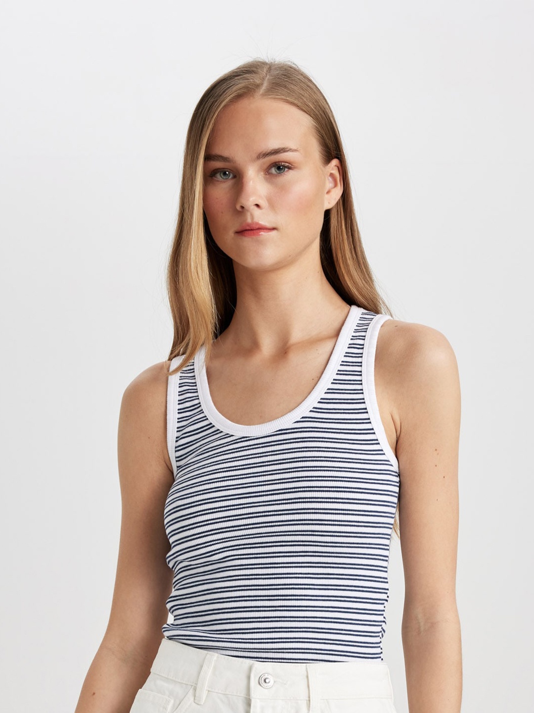 

DeFacto Striped Scoop Neck Sleeveless Cotton Tank Top, Navy blue