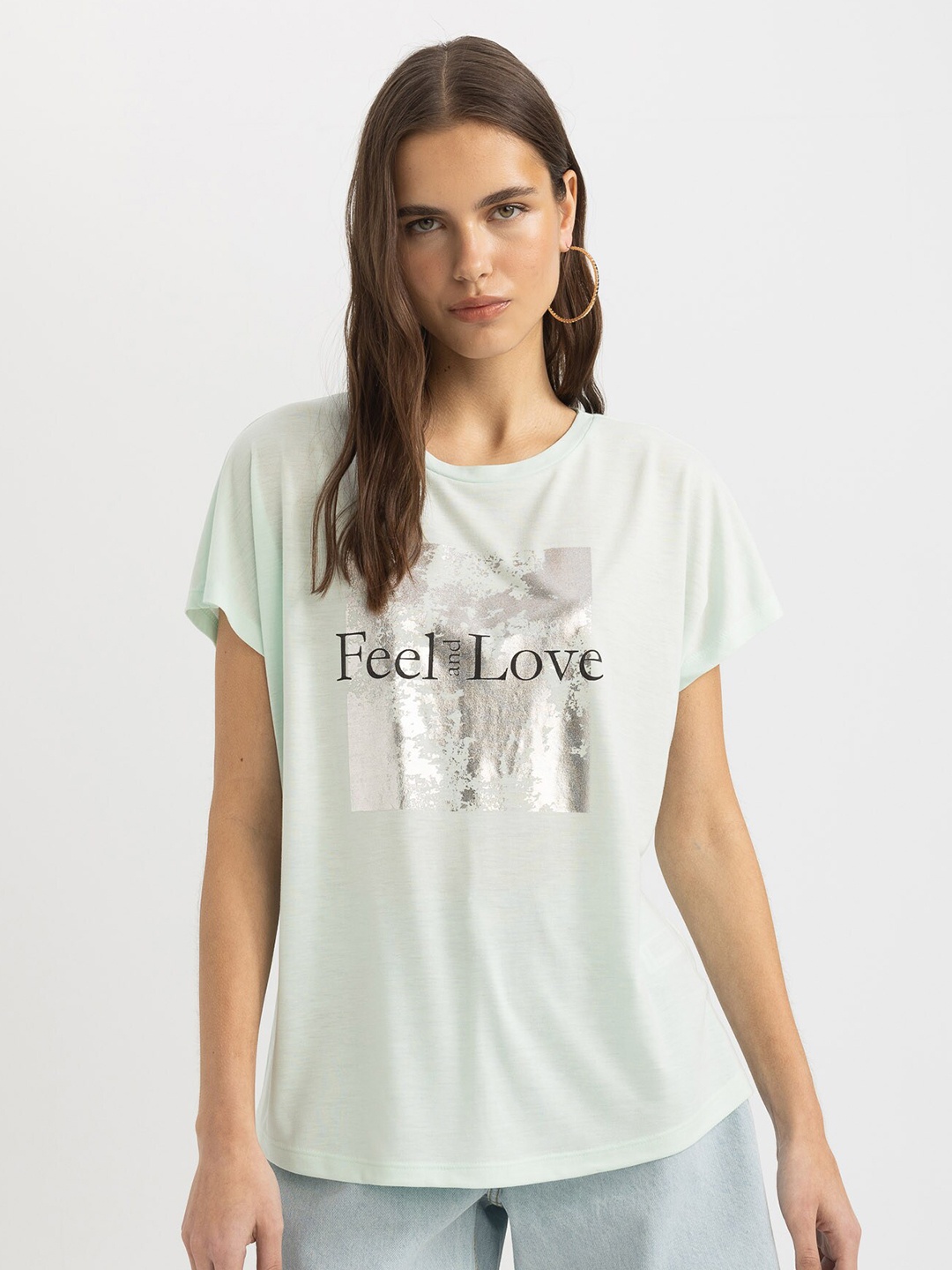 

DeFacto Typography Printed Round Neck Short Extended Sleeves T-shirt, Cream