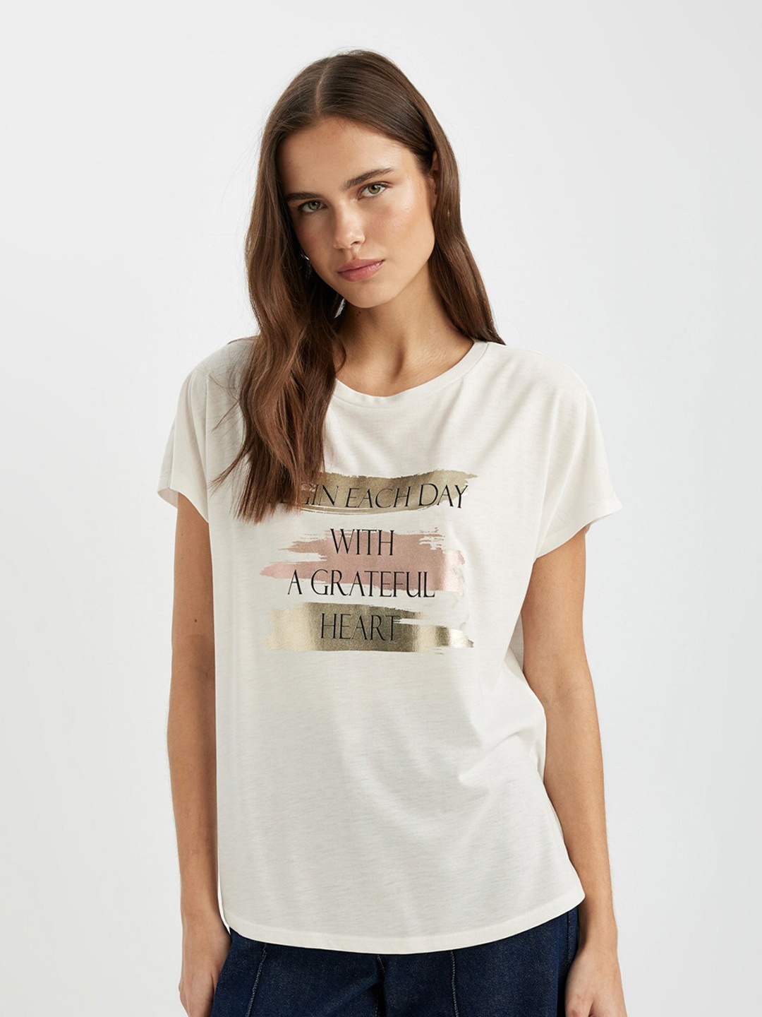 

DeFacto Typography Printed Round Neck Short Sleeves T-shirt, White