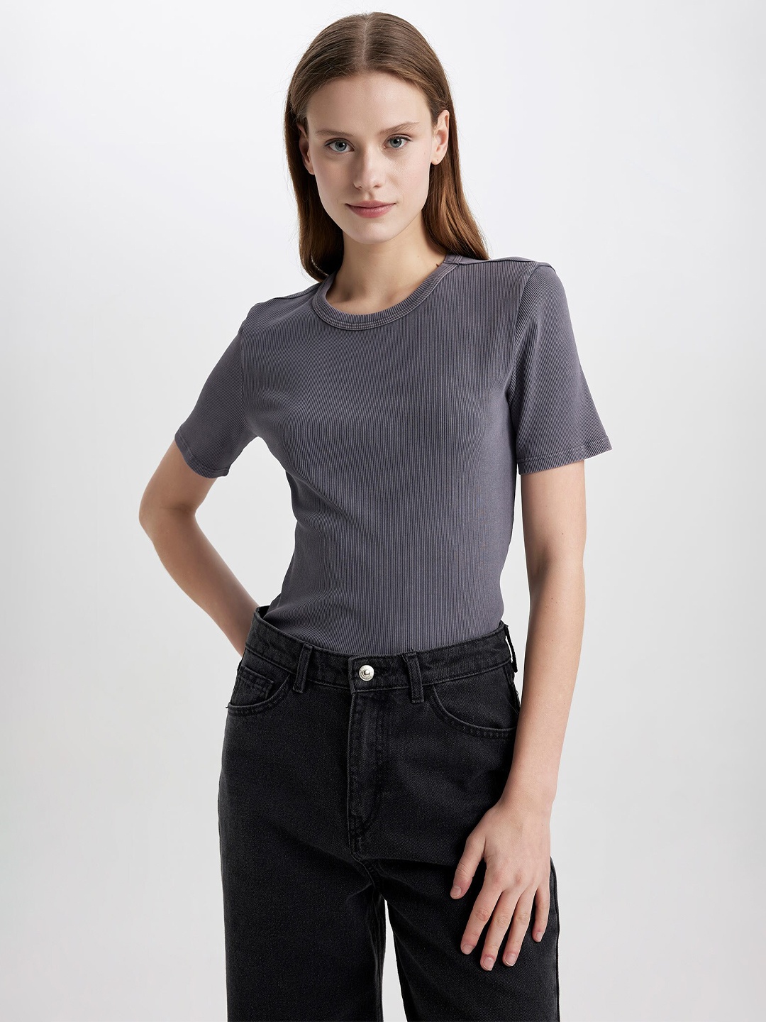 

DeFacto Ribbed Round Neck T-shirt, Grey
