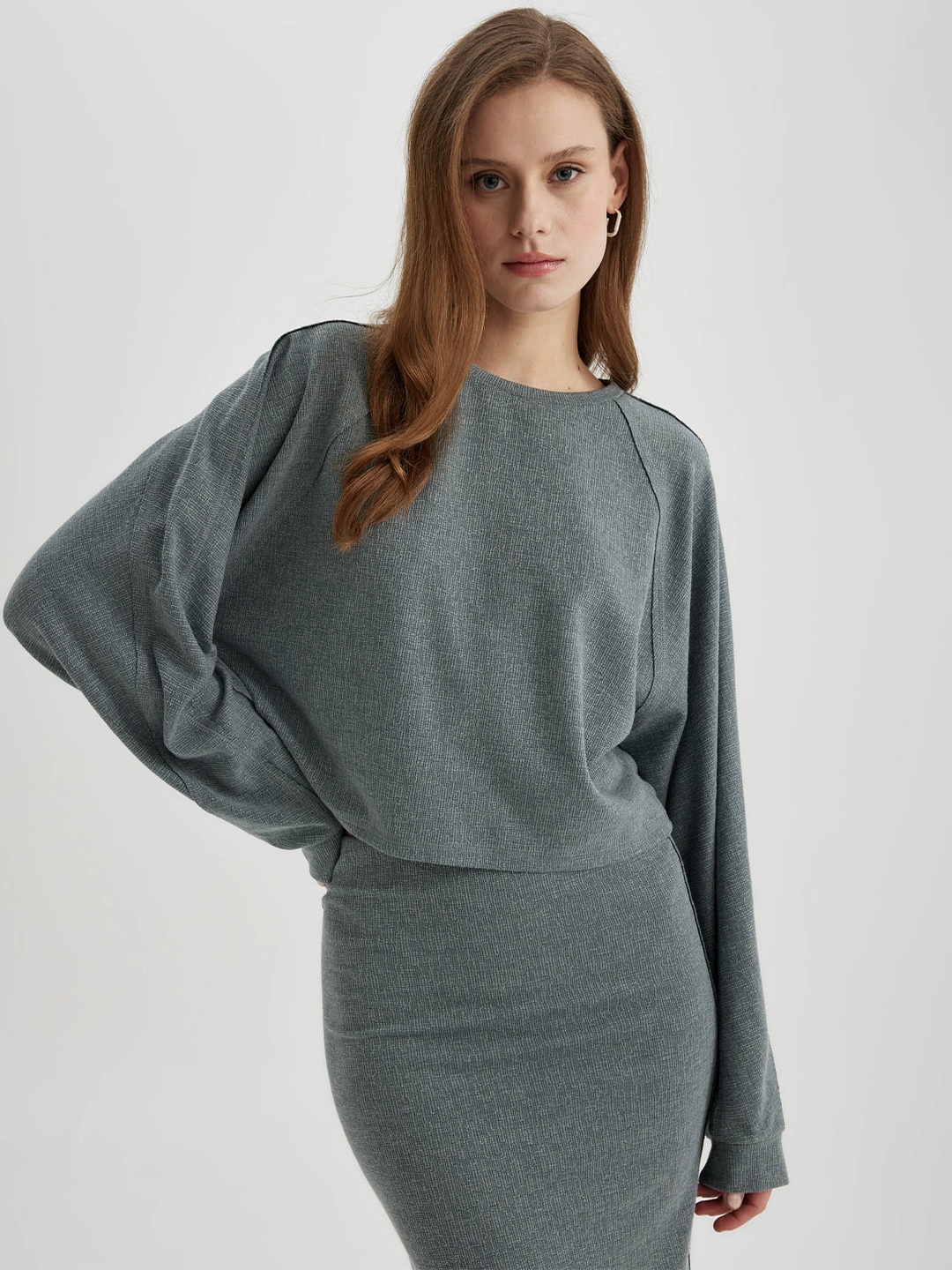 

DeFacto Self Design Raglan Sleeves T-shirt, Grey