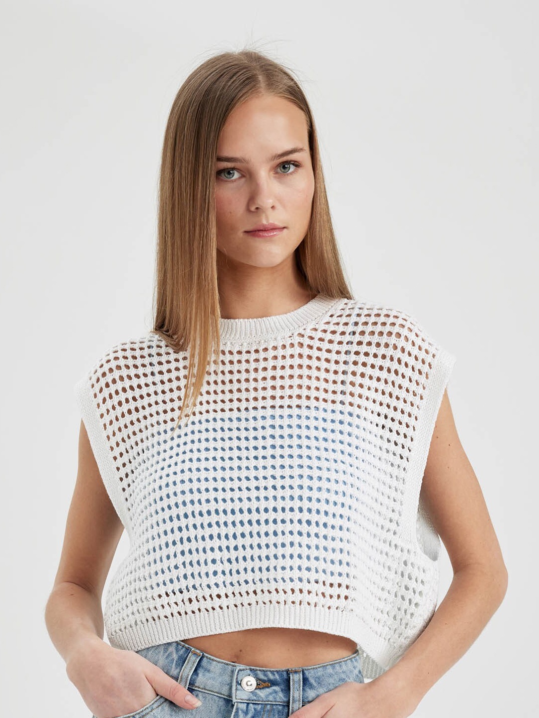 

DeFacto Open Knit Self Design Crop Acrylic Cotton Pullover Sweater, White