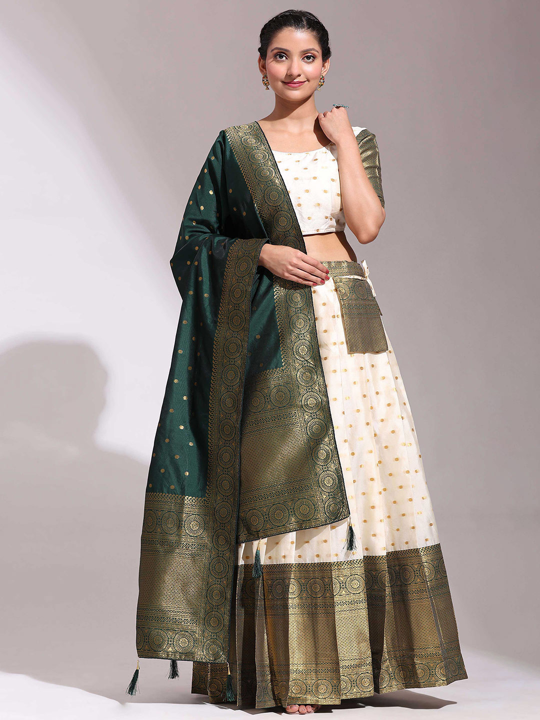 

Fabcartz Semi-Stitched Lehenga & Unstitched Blouse With Dupatta, Green