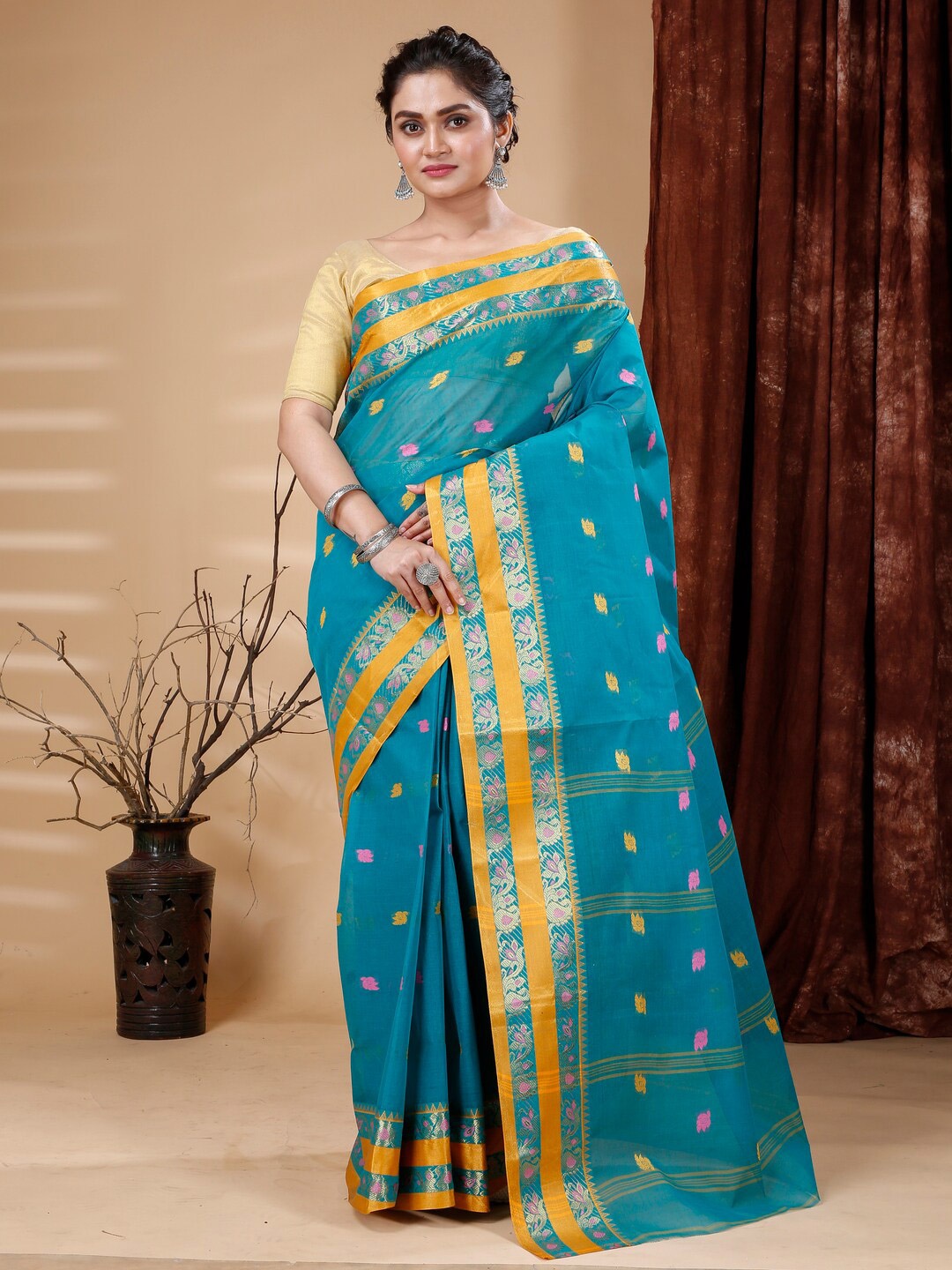 

Bong ButiQ Ethnic Motifs Woven Design Pure Cotton Taant Saree, Turquoise blue