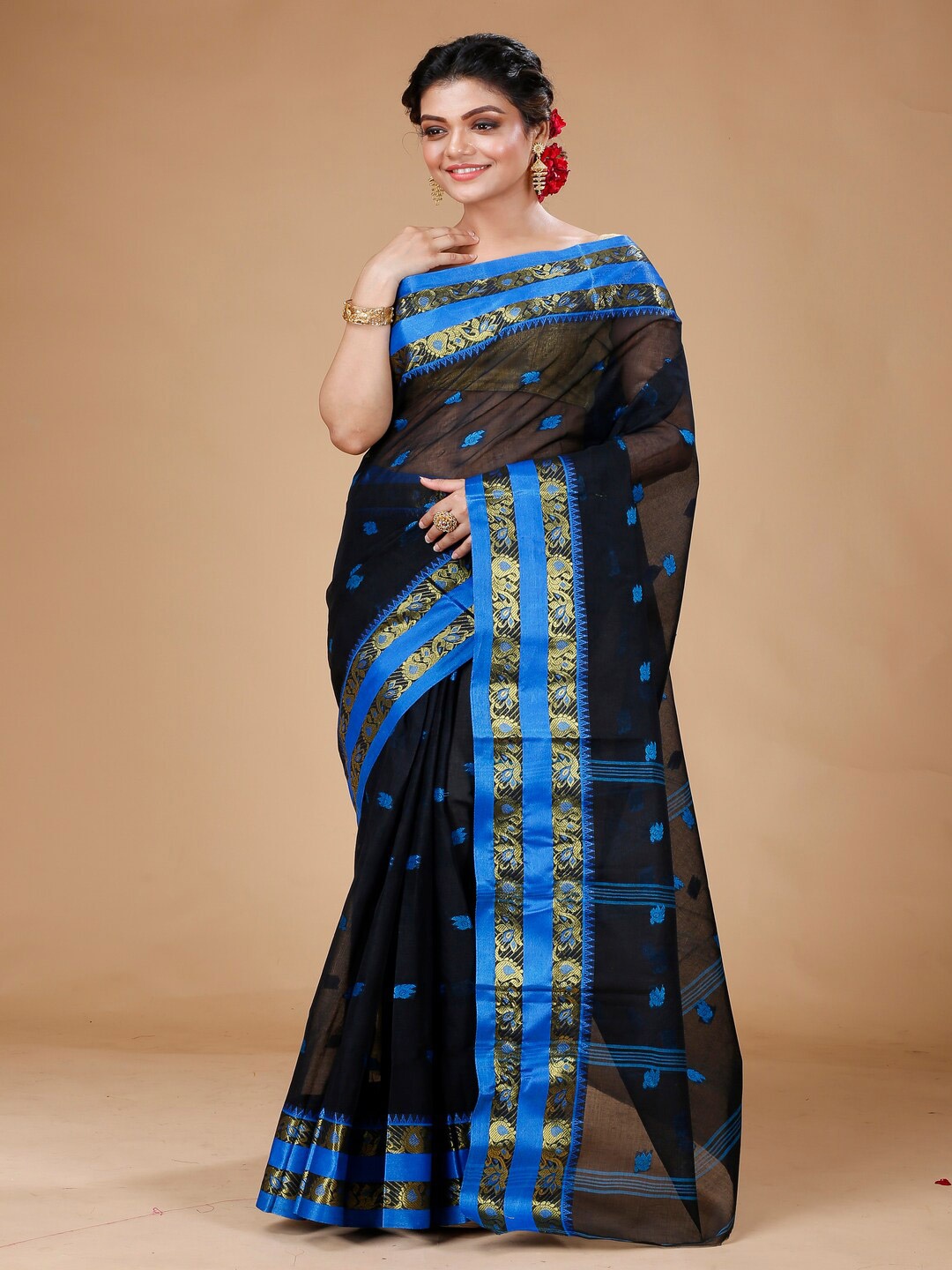 

Bong ButiQ Ethnic Motifs Woven Design Zari Pure Cotton Taant Saree, Black