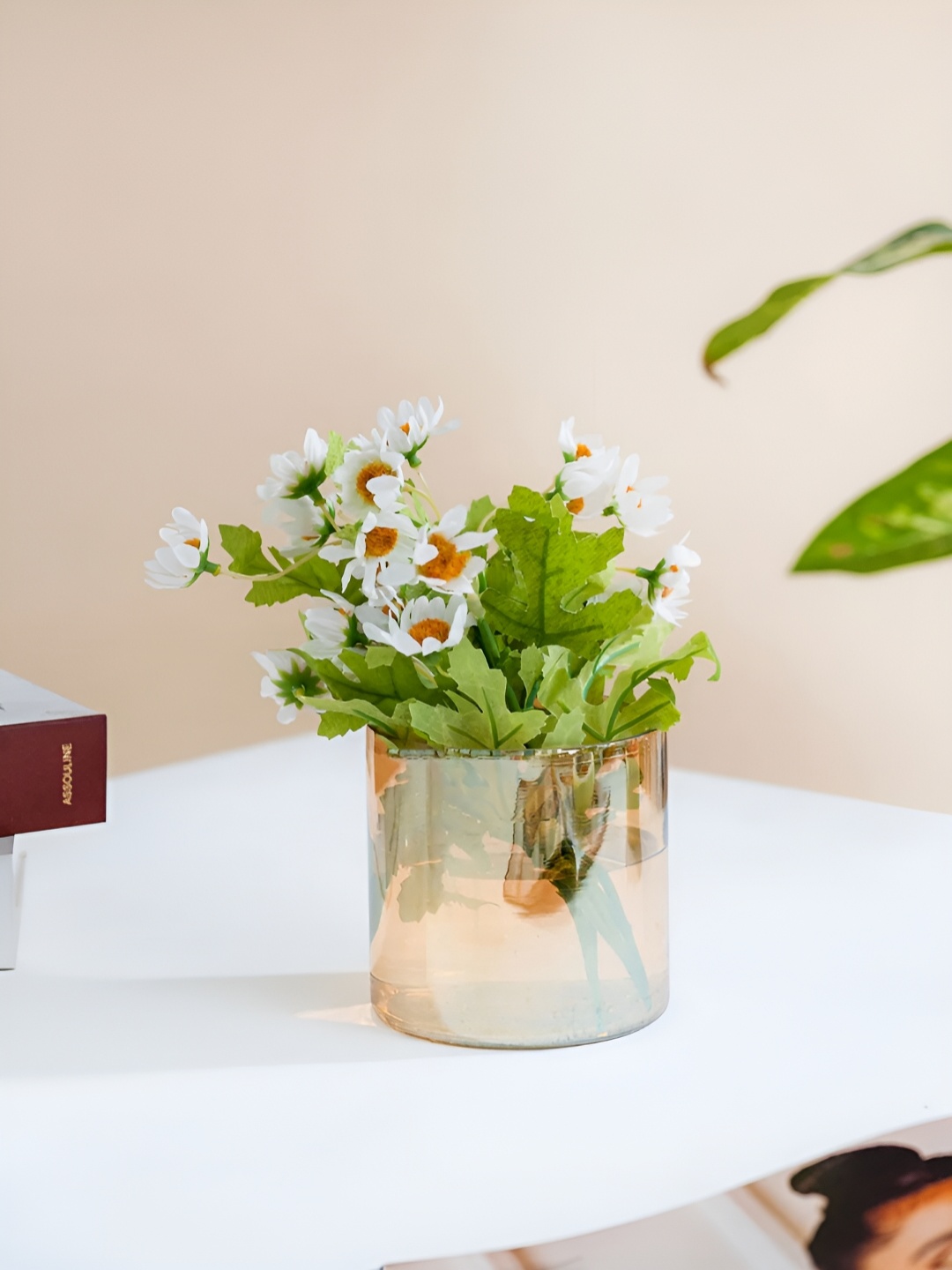 

DecorTwist Gold Soild Decorative Glass Flower Vase