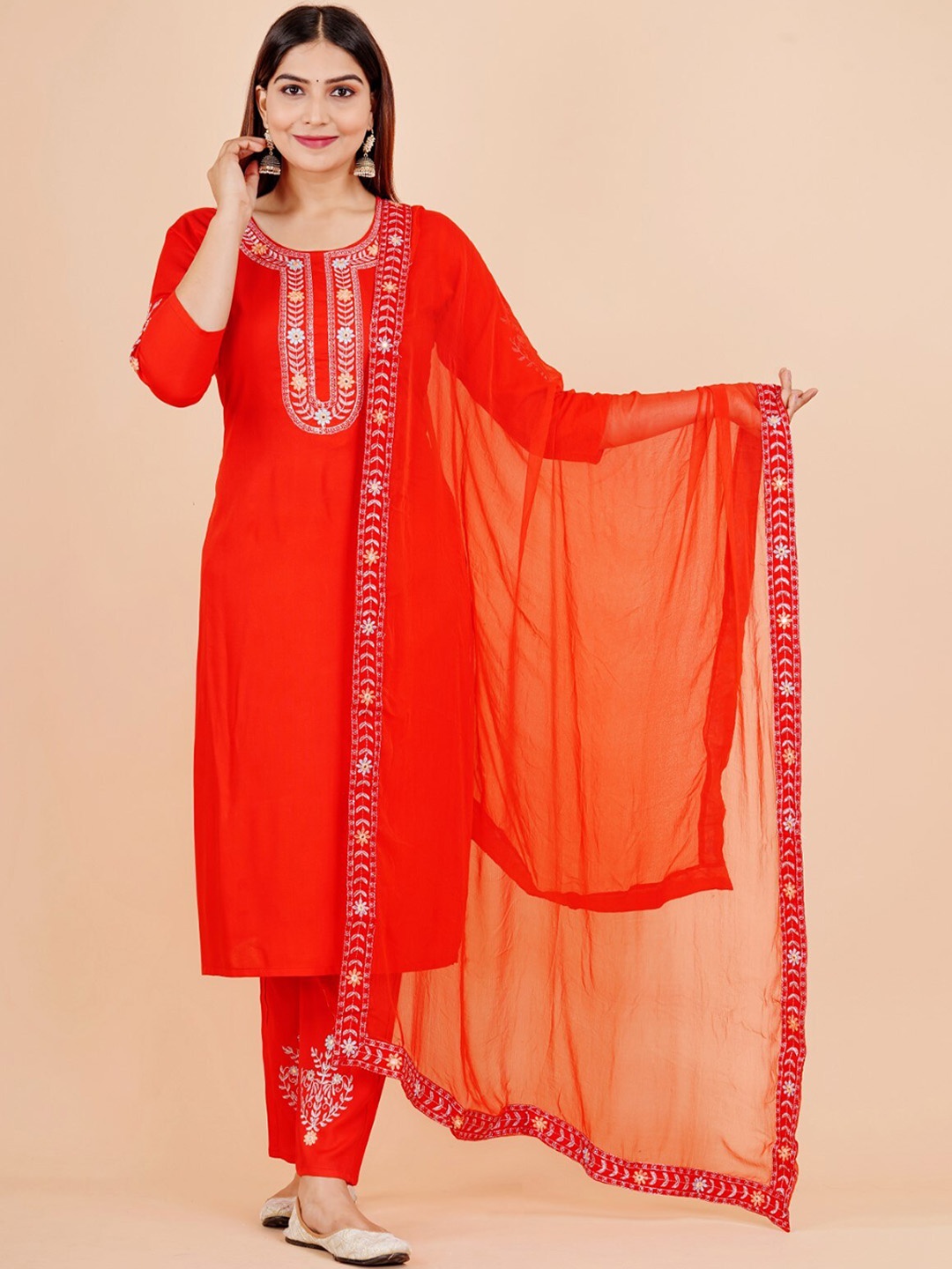 

VYKOO Floral Embroidered Regular Kurta With Palazzos & Dupatta, Red