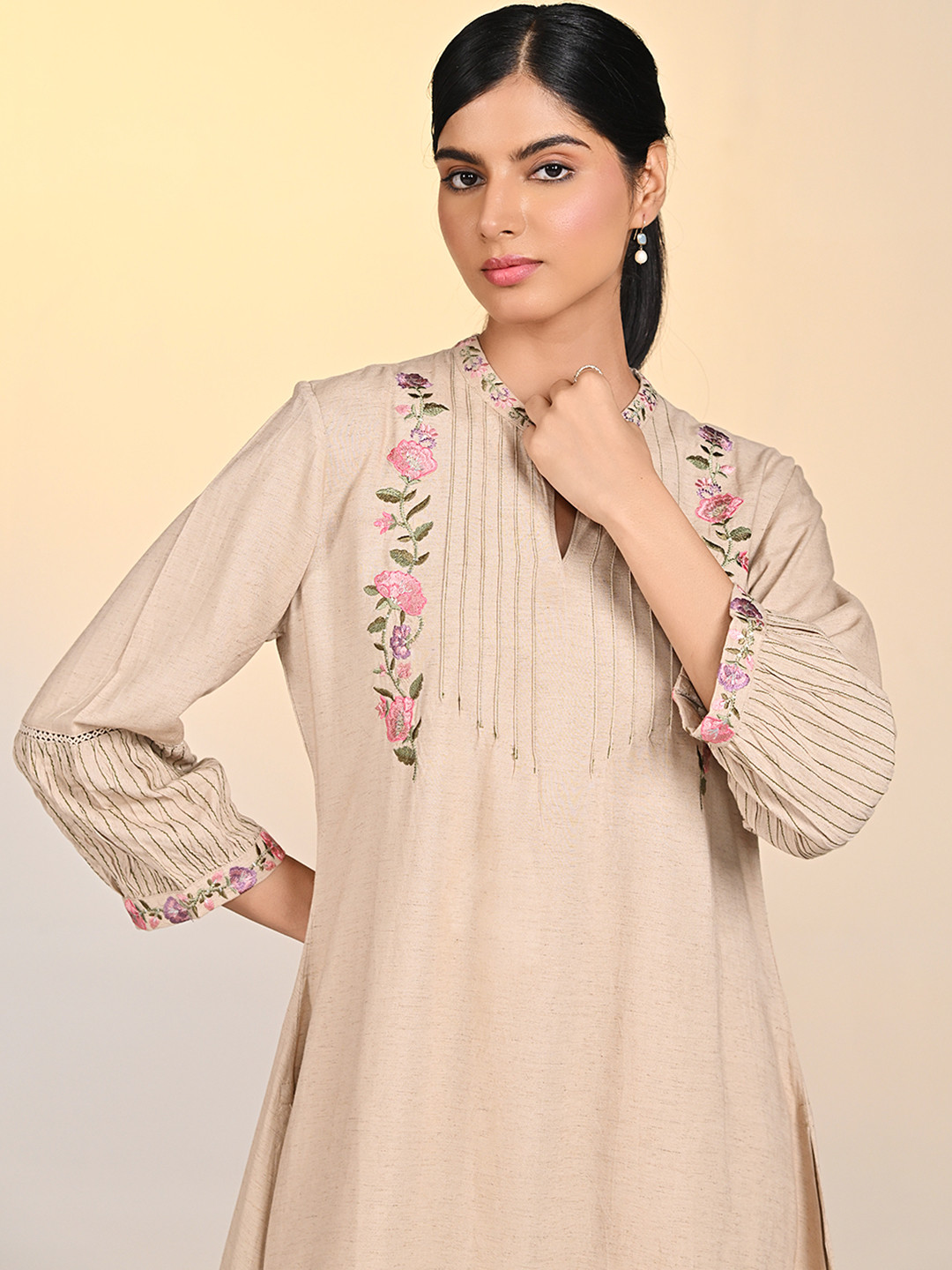 

Lakshita Floral Embroidered Kurta, Beige