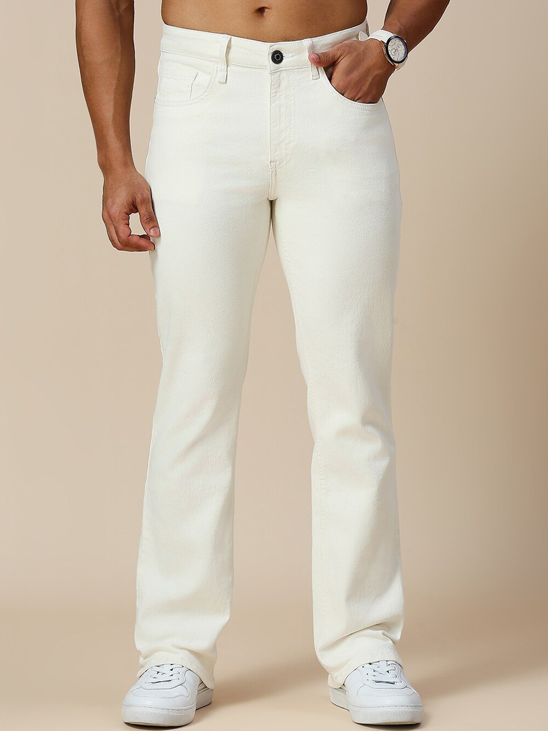 

The Roadster Lifestyle Co. White Men Comfort Bootcut-Fit Mid Rise Stretchable Jeans