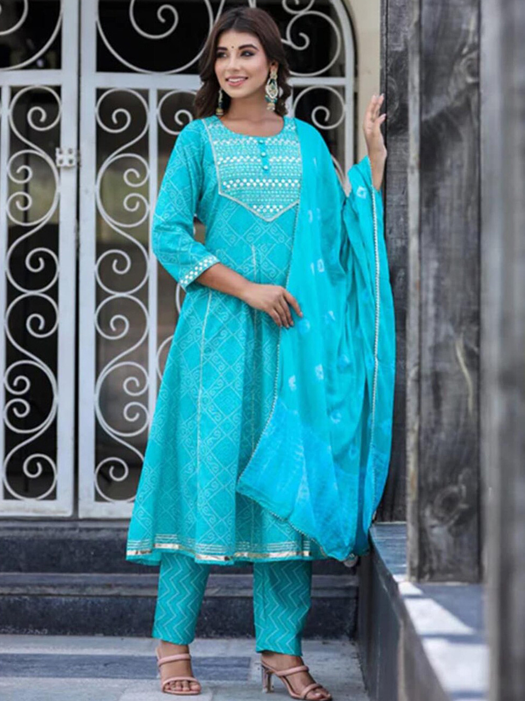 

ARAVALII Bandhani Printed Round Neck Three-Quarter Sleeves Thread Work Anarkali Kurta Sets, Blue