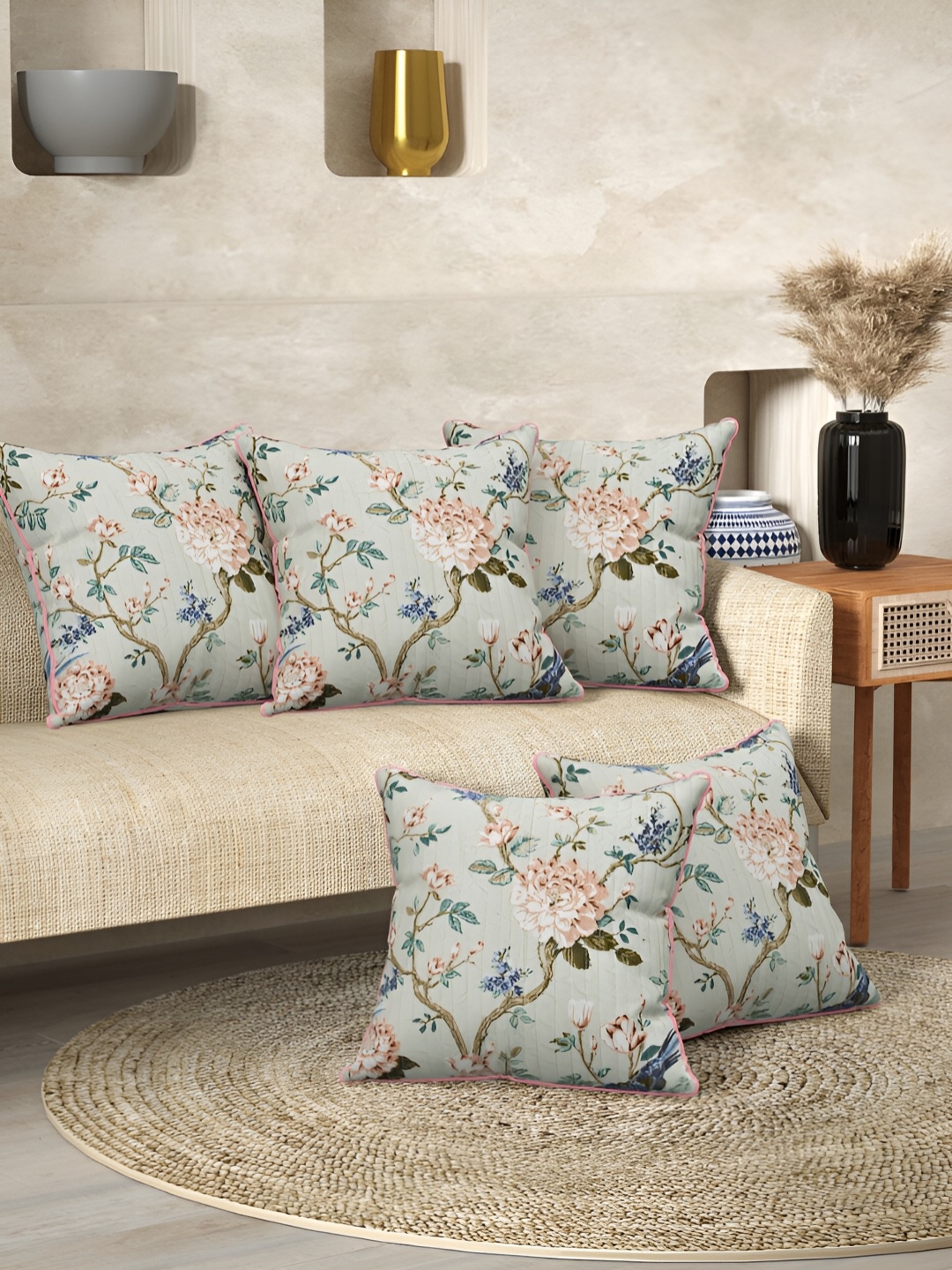 

EasyGoods Peach-Coloured Set of 5 Floral Square Cushion Covers