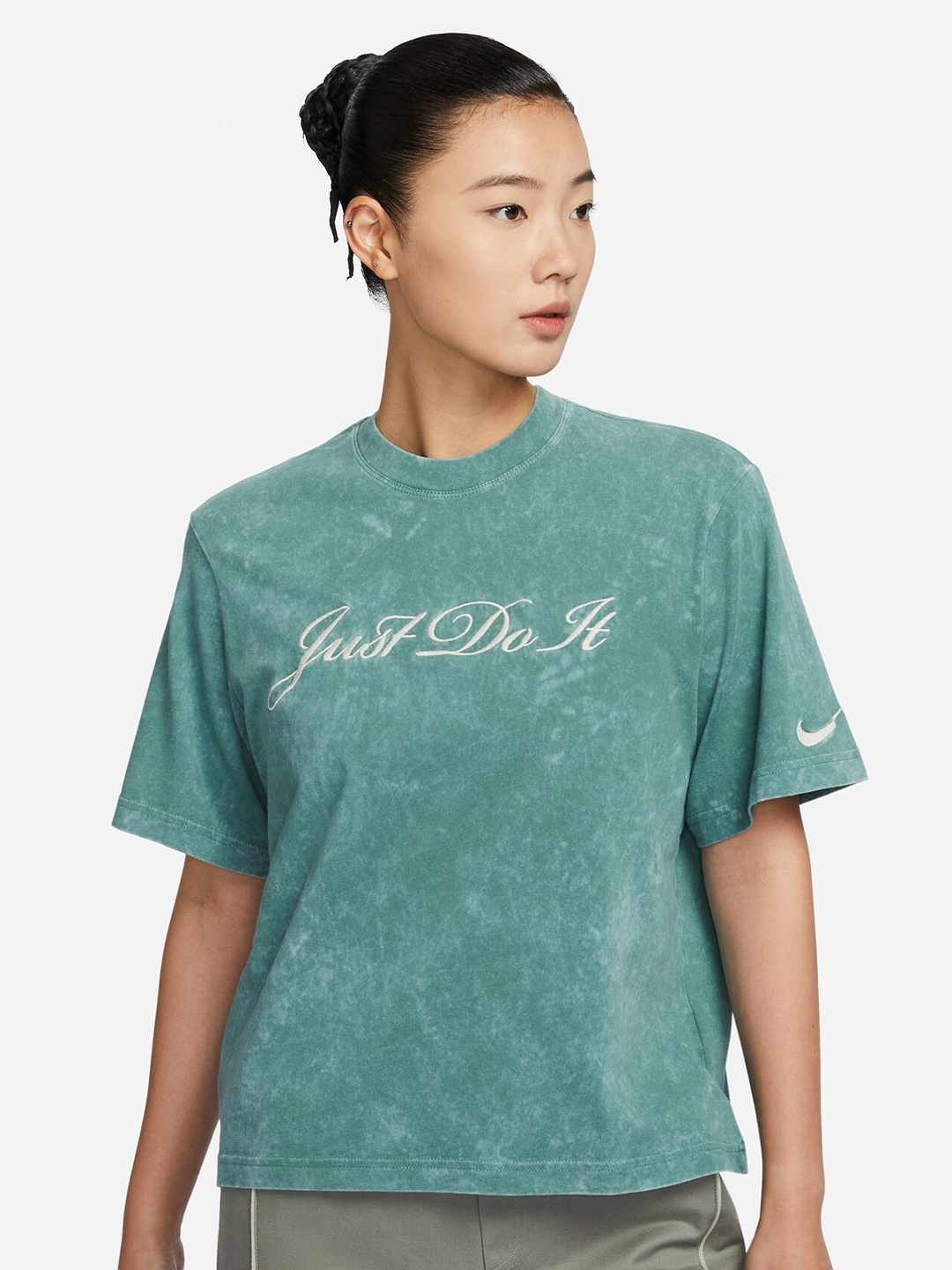 

Nike Sportswear Women's T-Shirt, Green