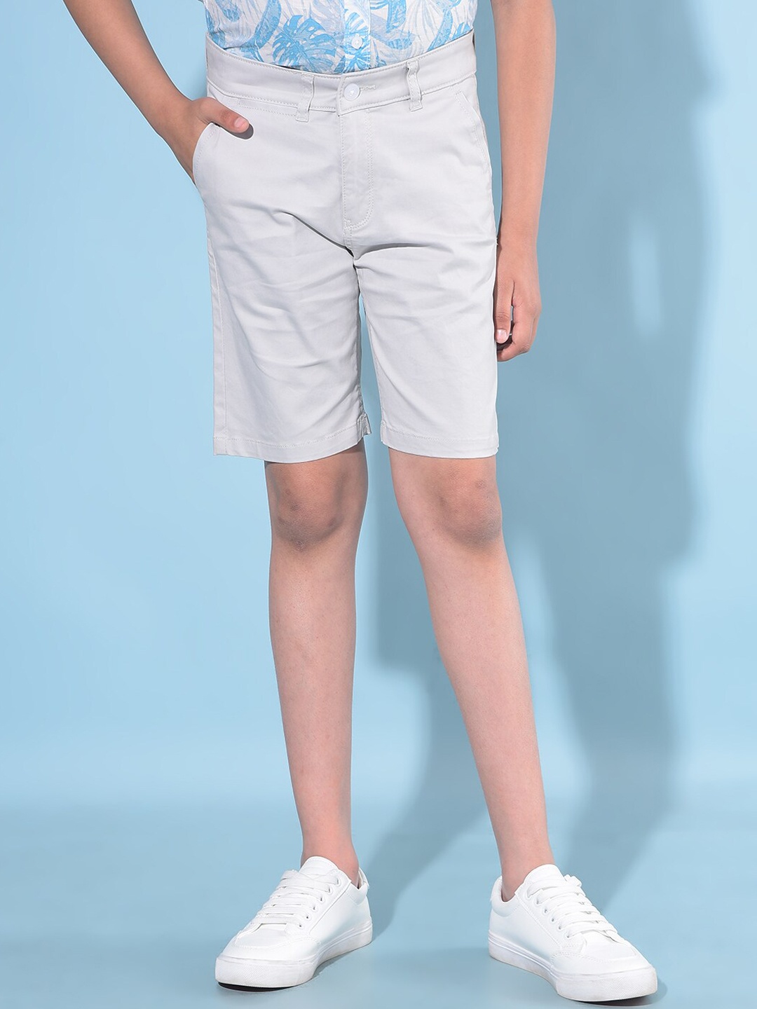 

Crimsoune Club Boys Slim Fit Shorts, Beige