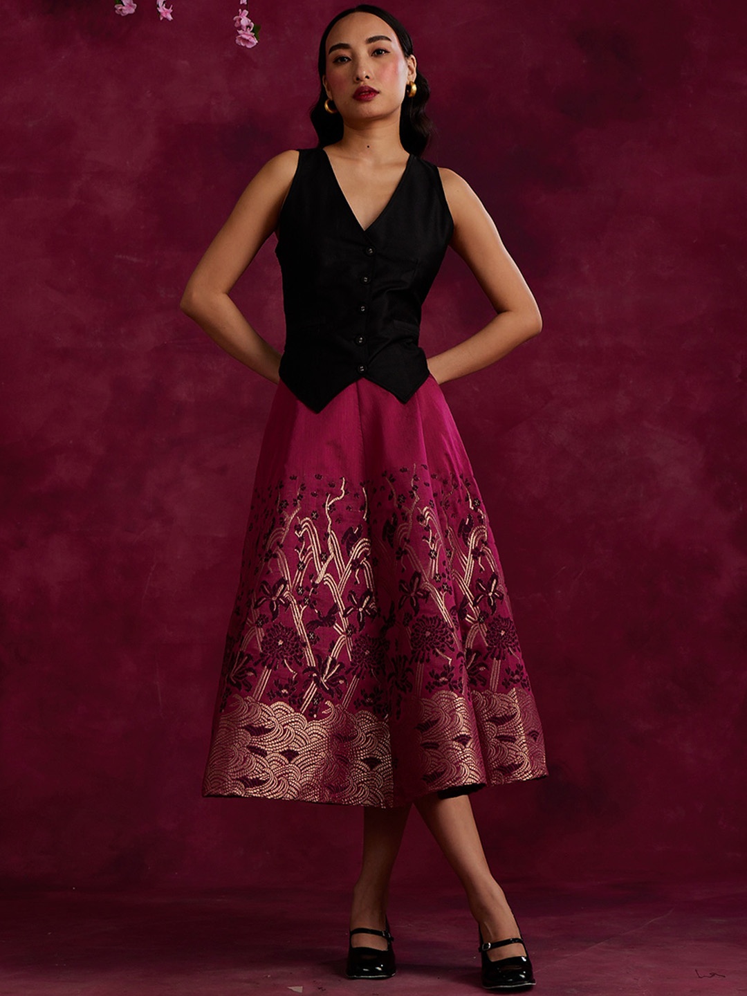 

Abhishti Noor Paneled Floral Embellished Flared A-Line Midi Skirt, Magenta