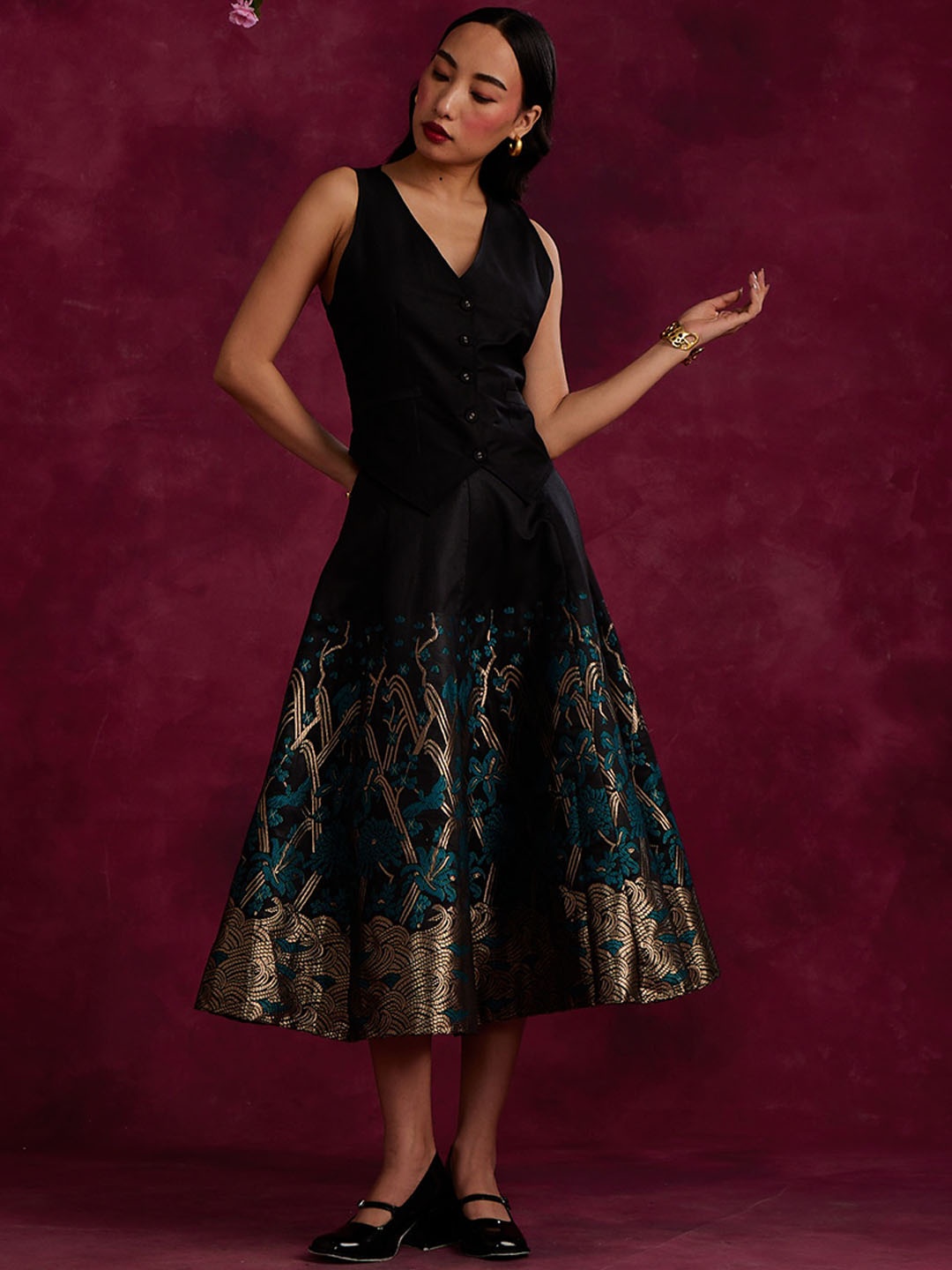 

Abhishti Floral Embellished Flared Slip-On Midi A-Line Skirt, Black