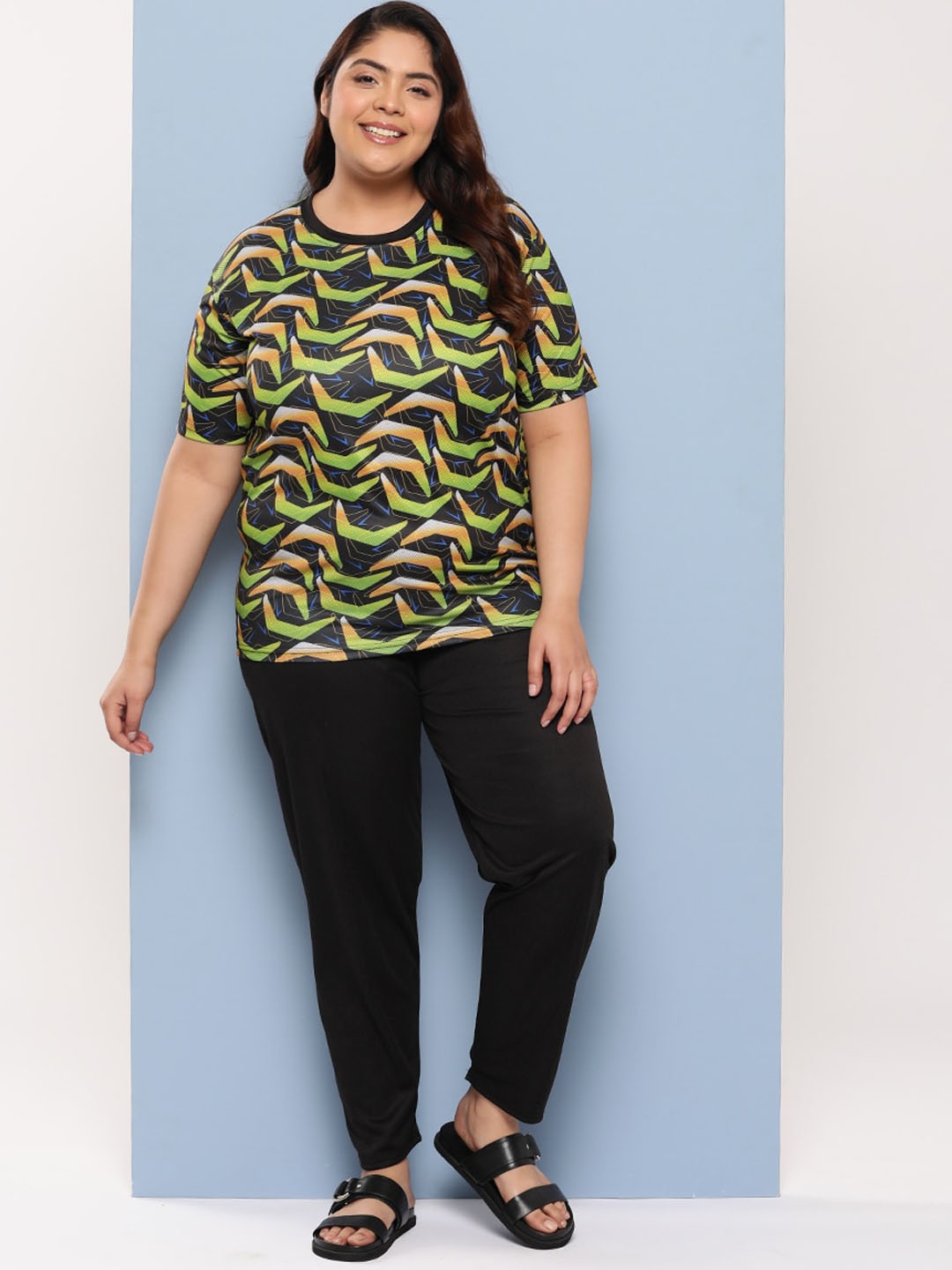

Aarika Geometric Printed Round Neck Swim Set, Black