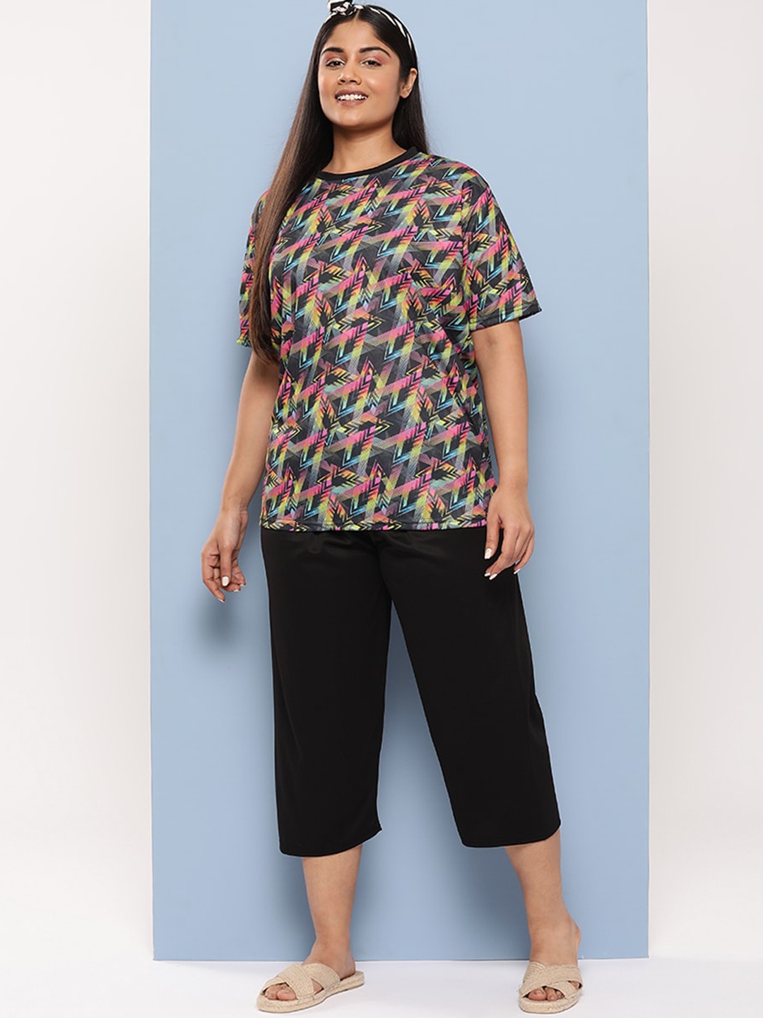 

Aarika Geometric Printed Round Neck Swim Set, Black