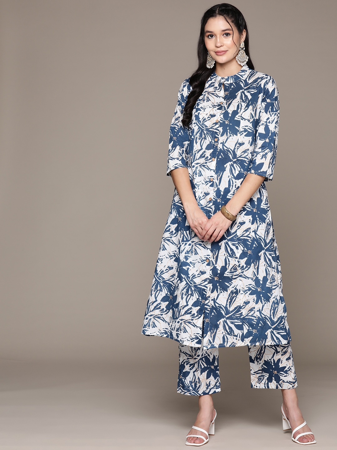 

Readiprint Fashions Floral Printed Pure Cotton Kurta with Palazzos, Navy blue