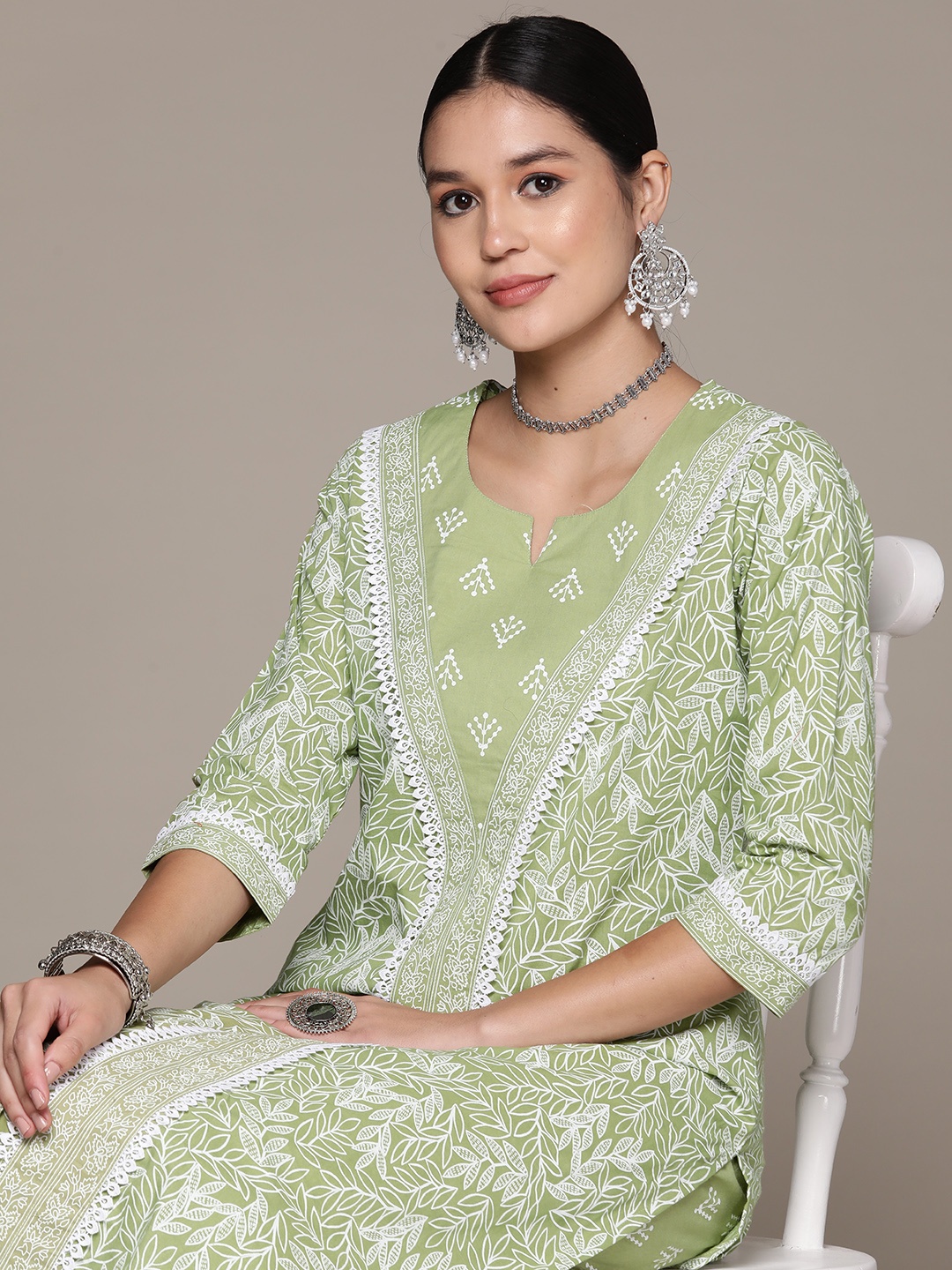 

Readiprint Floral Printed Pure Cotton Kurta with Trousers, Green