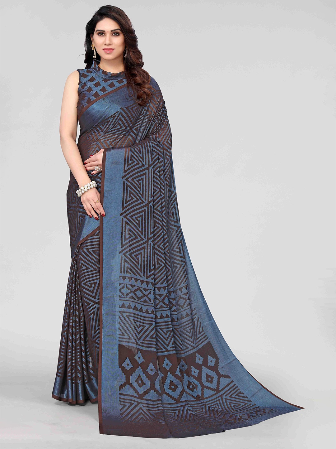 

HALFSAREE STUDIO Floral Woven Design Zari Saree, Black