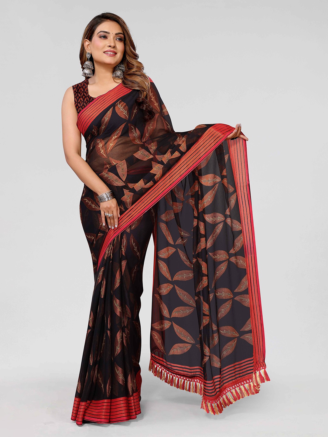 

HALFSAREE STUDIO Floral Poly Chiffon Saree, Black