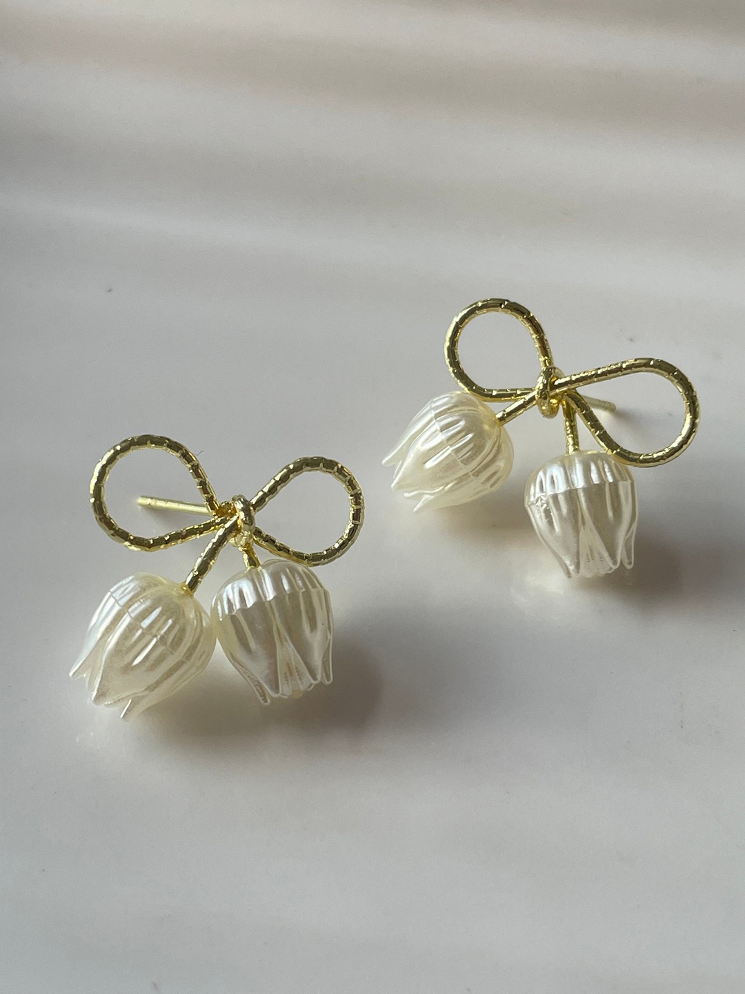 

ISHKAARA Gold-Plated Contemporary Studs Earrings, White