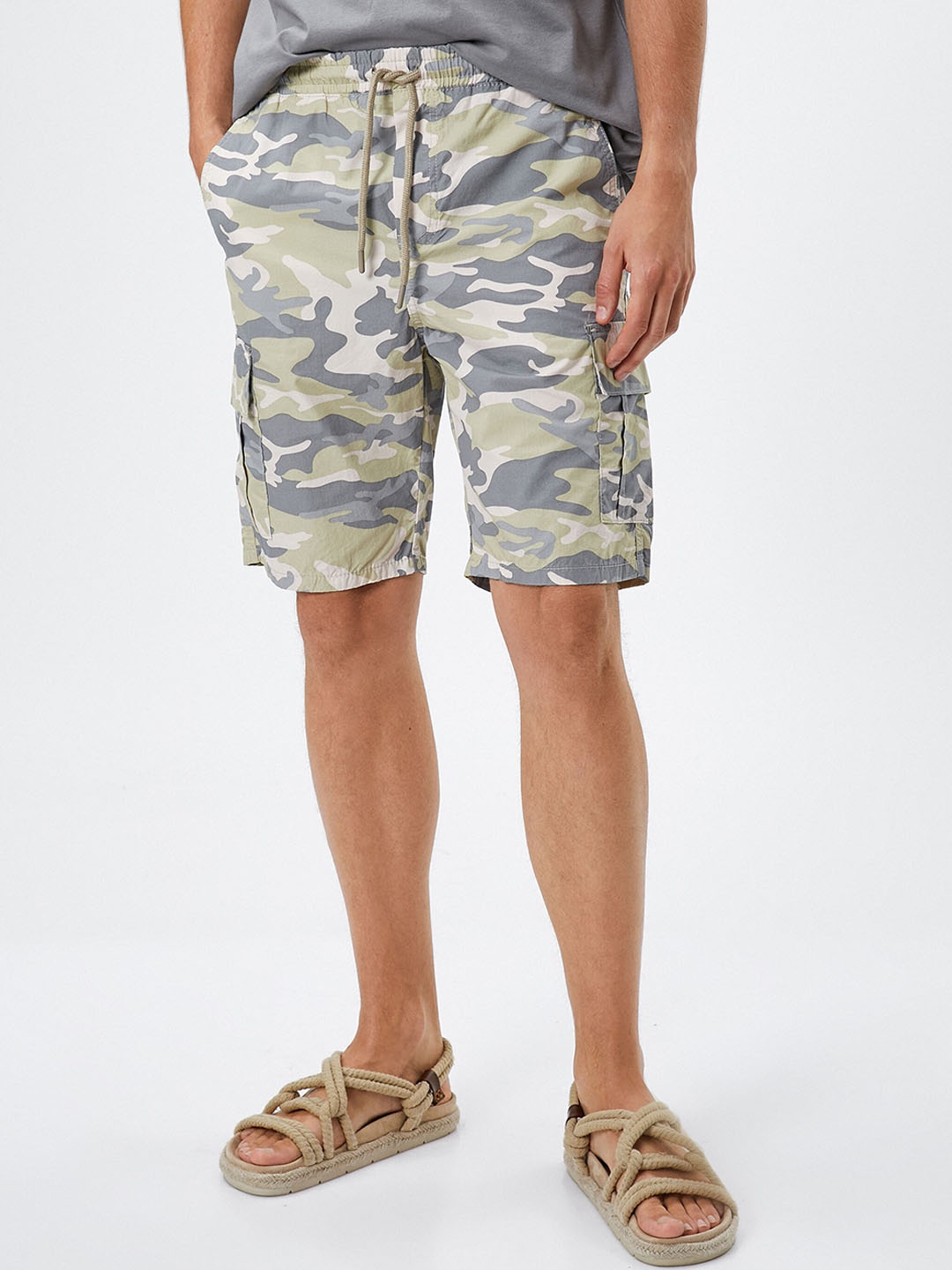 

Koton Men Camouflage Printed Cotton Cargo Shorts, Grey