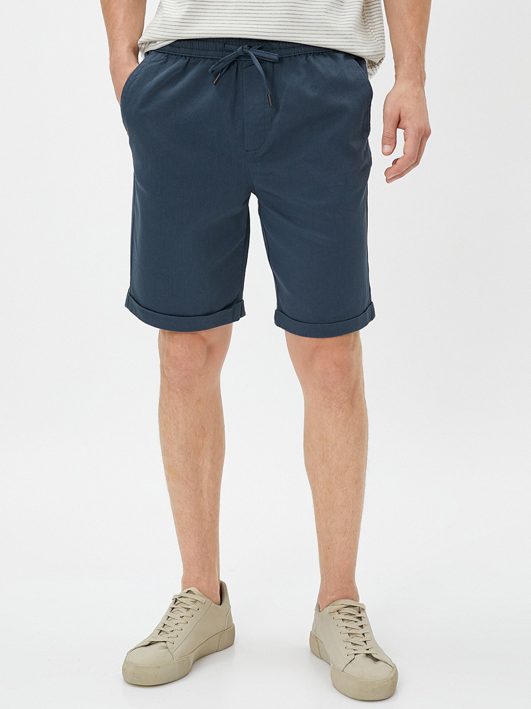

Koton Men Mid Rise Shorts, Navy blue