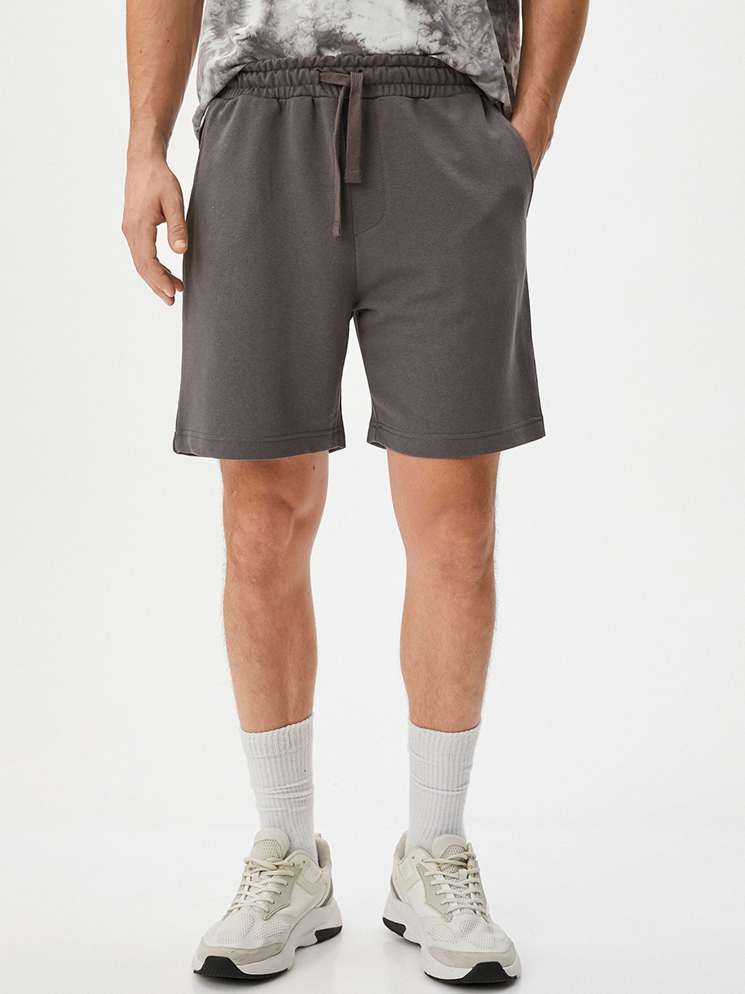 

Koton Men Mid-Rise Regular Shorts, Brown