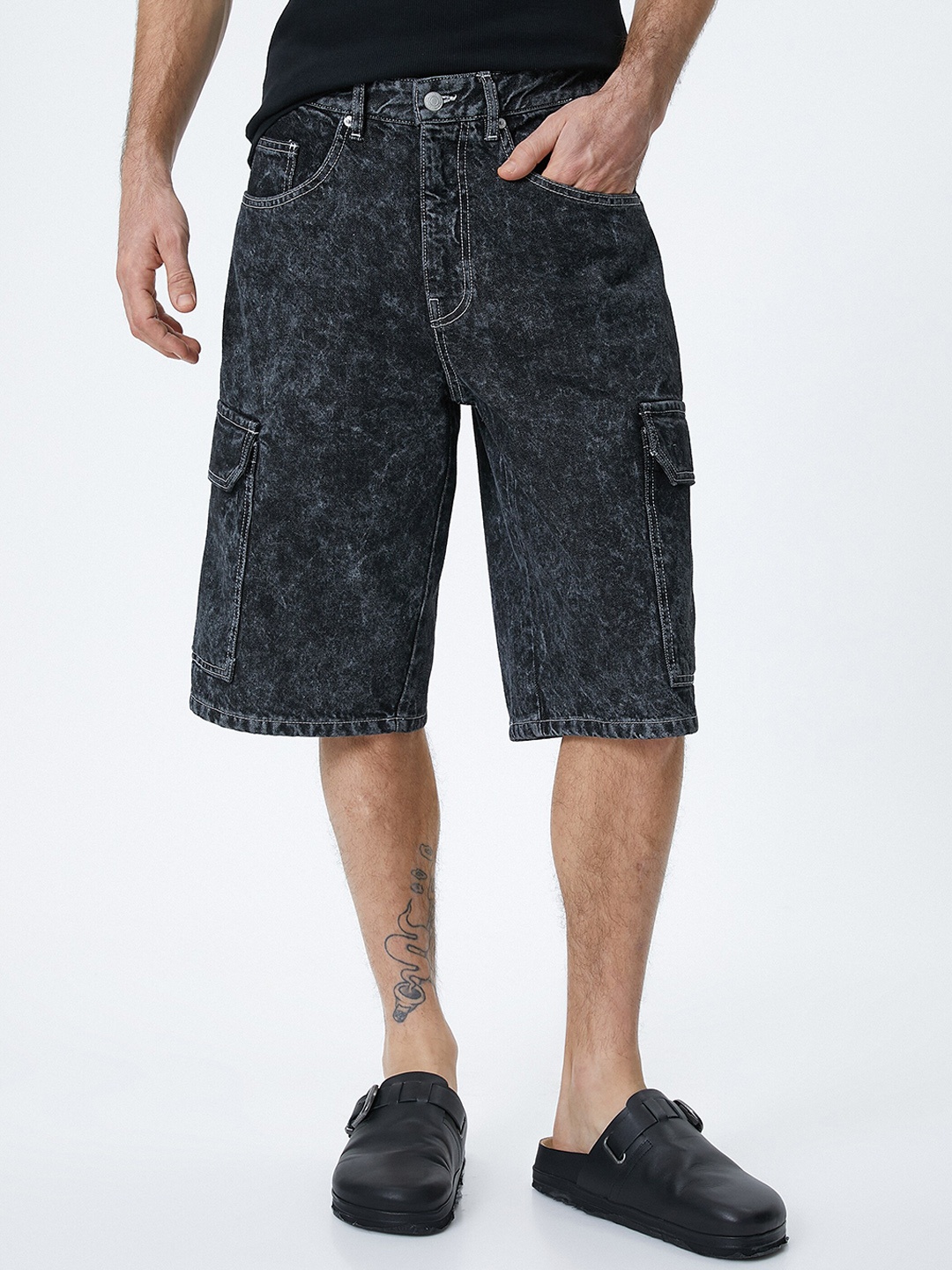 

Koton Men Washed Loose Fit Pure Cotton Cargo Shorts, Black